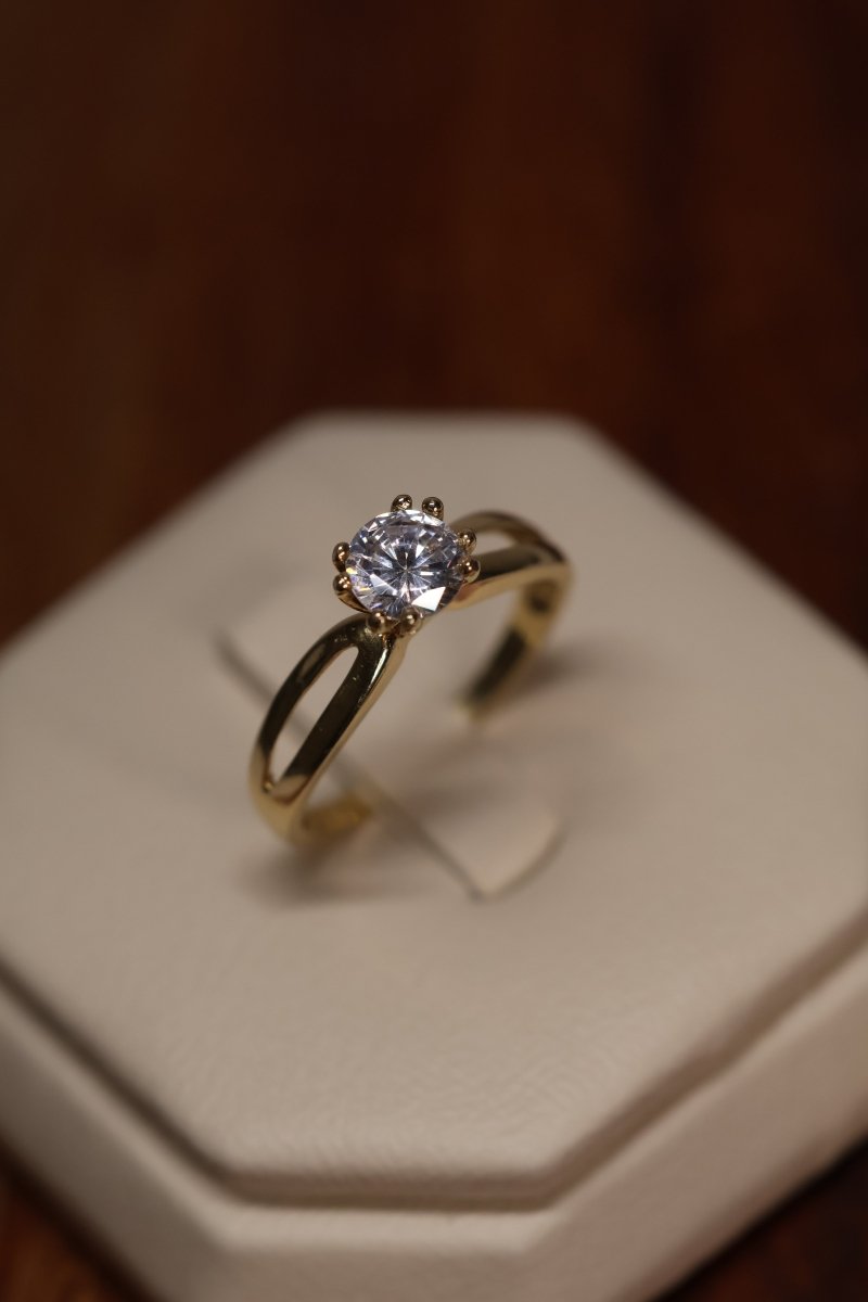 Anillo Hazel en Oro 1.00 ct - Mouty Joyería