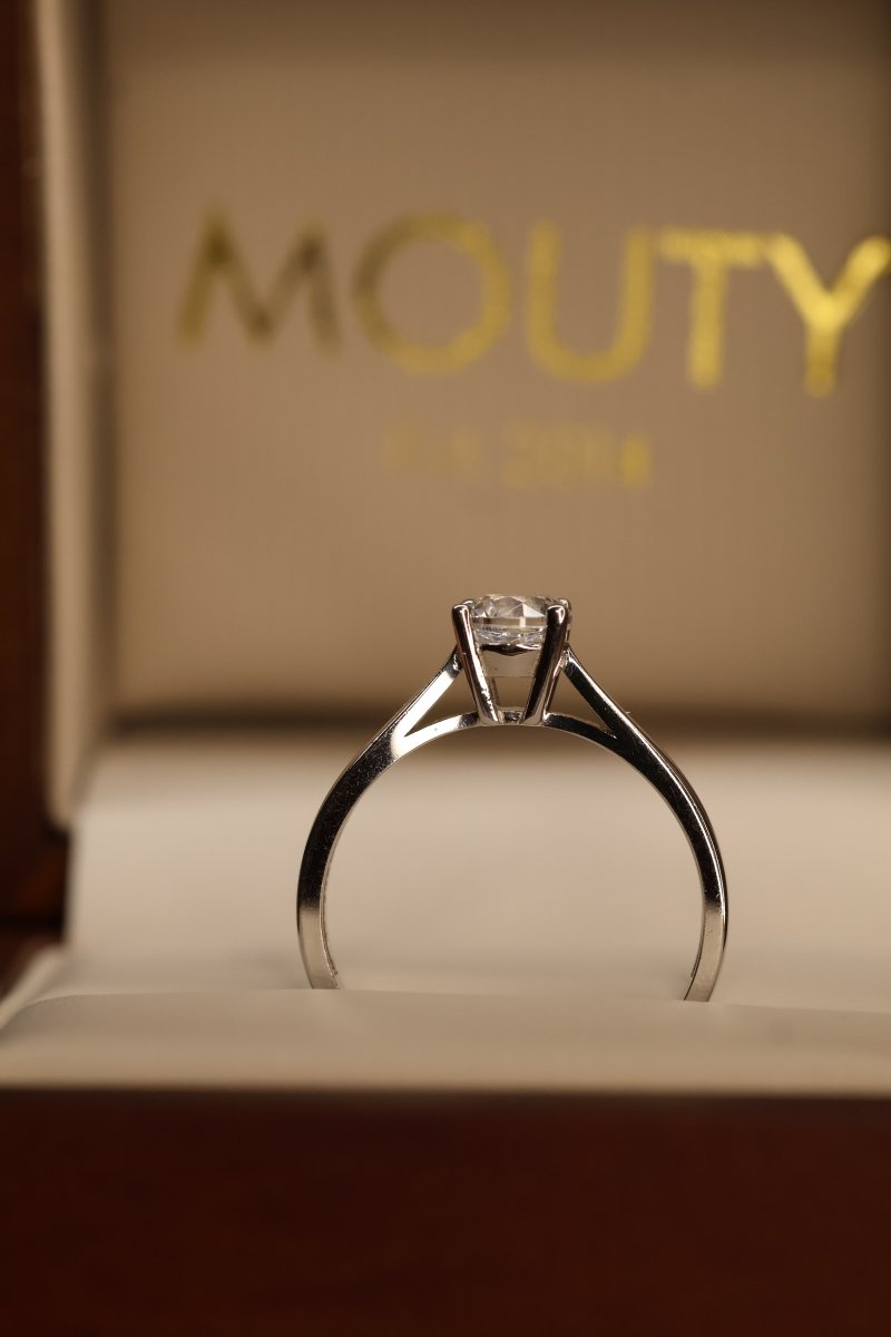 Anillo Lisa en Oro .50 ct - Mouty Joyería