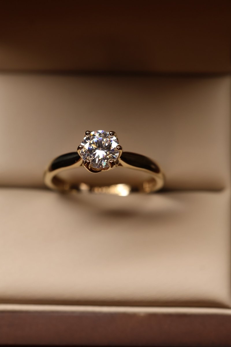 Anillo Magnolia en Oro 1.00 ct - Mouty Joyería