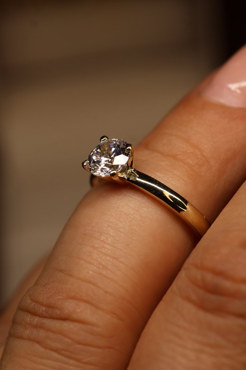 Anillo Nia en Oro 1.00 ct - Mouty Joyería