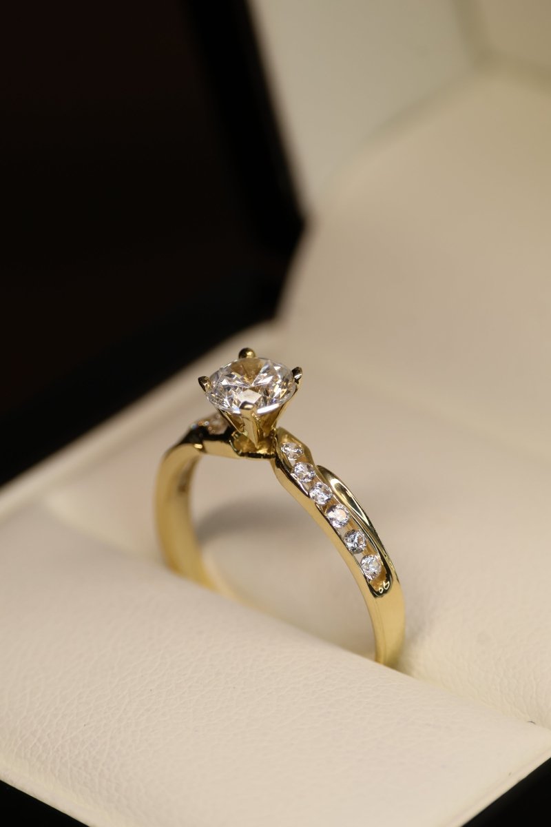 Anillo Nicte en Oro .50 ct - Mouty Joyería
