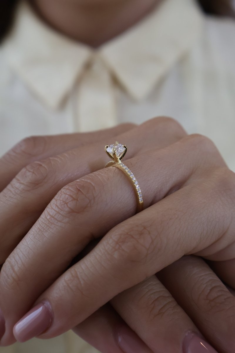 Anillo Sthepany en Oro 1.00 ct - Mouty Joyería