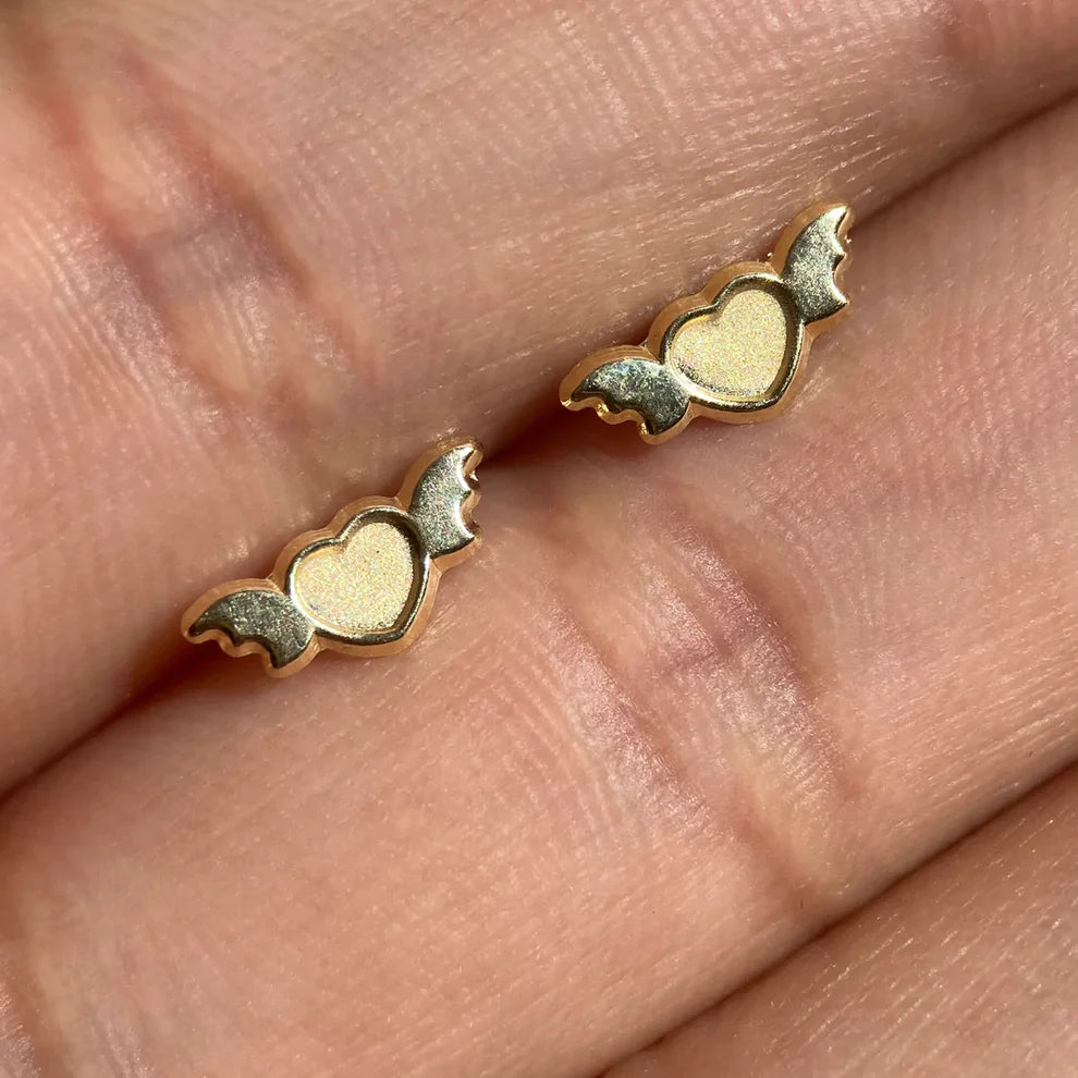 Broqueles Corazon con Alas en Oro Amarillo 10k Cod.BRO306 1cm