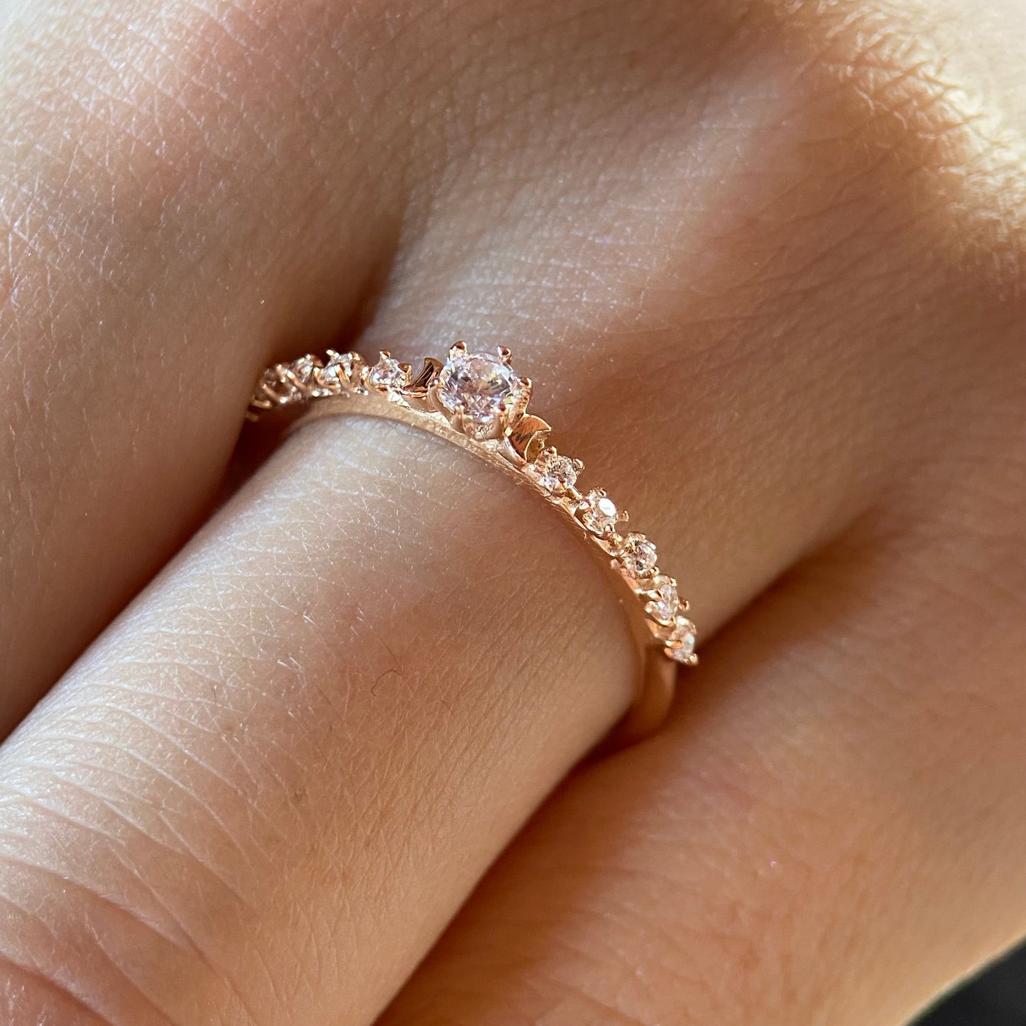 Anillo Danielle en oro rosa de 10k con circonias