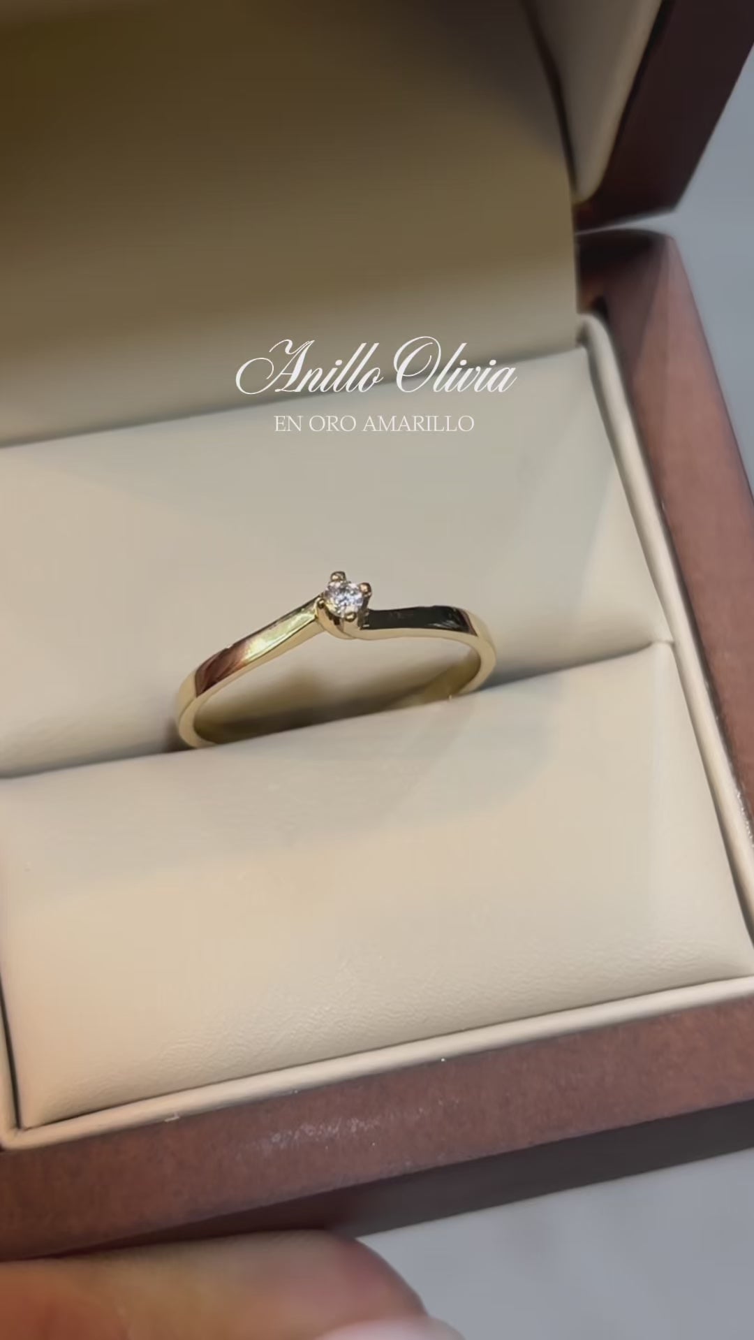 Anillo Olivia en oro amarillo 14k con circonia