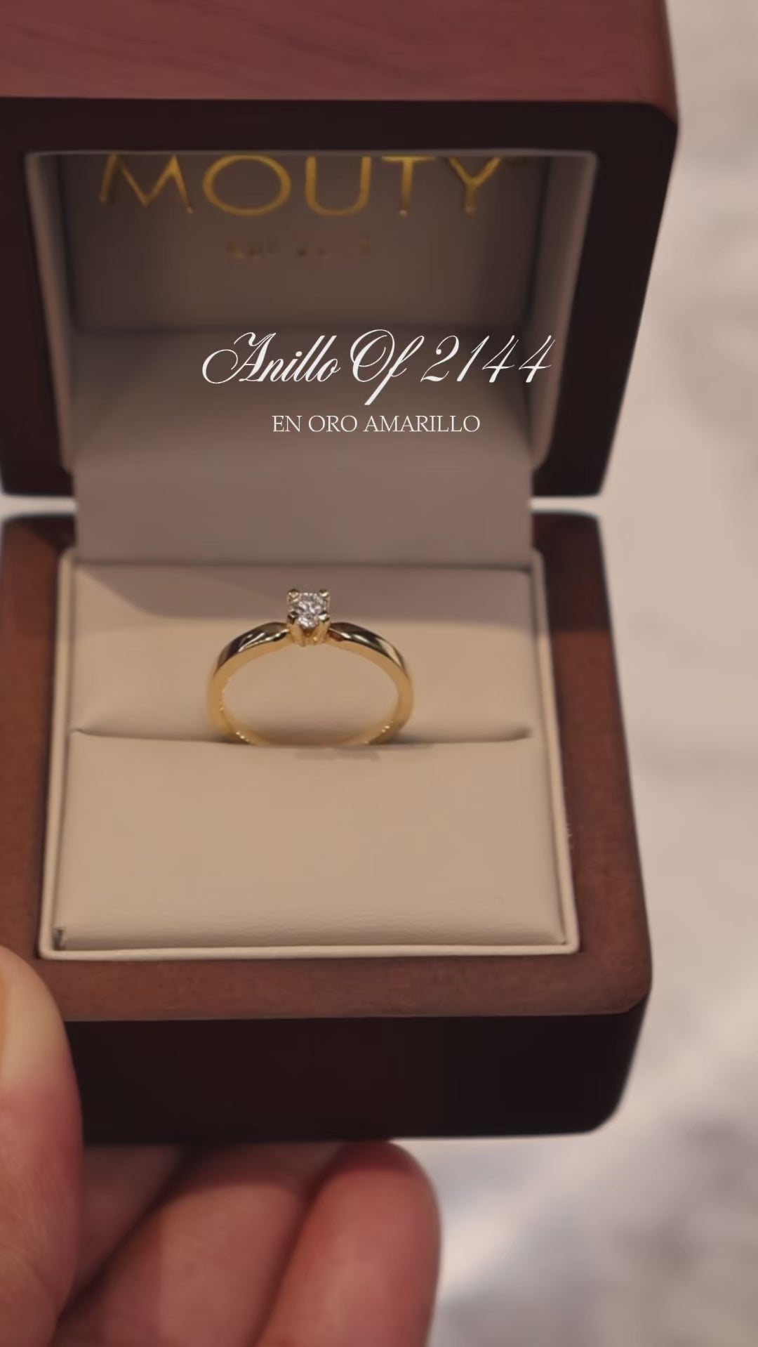 Anillo en Oro Amarillo 14k con Diamante Natural .18cts OF2144