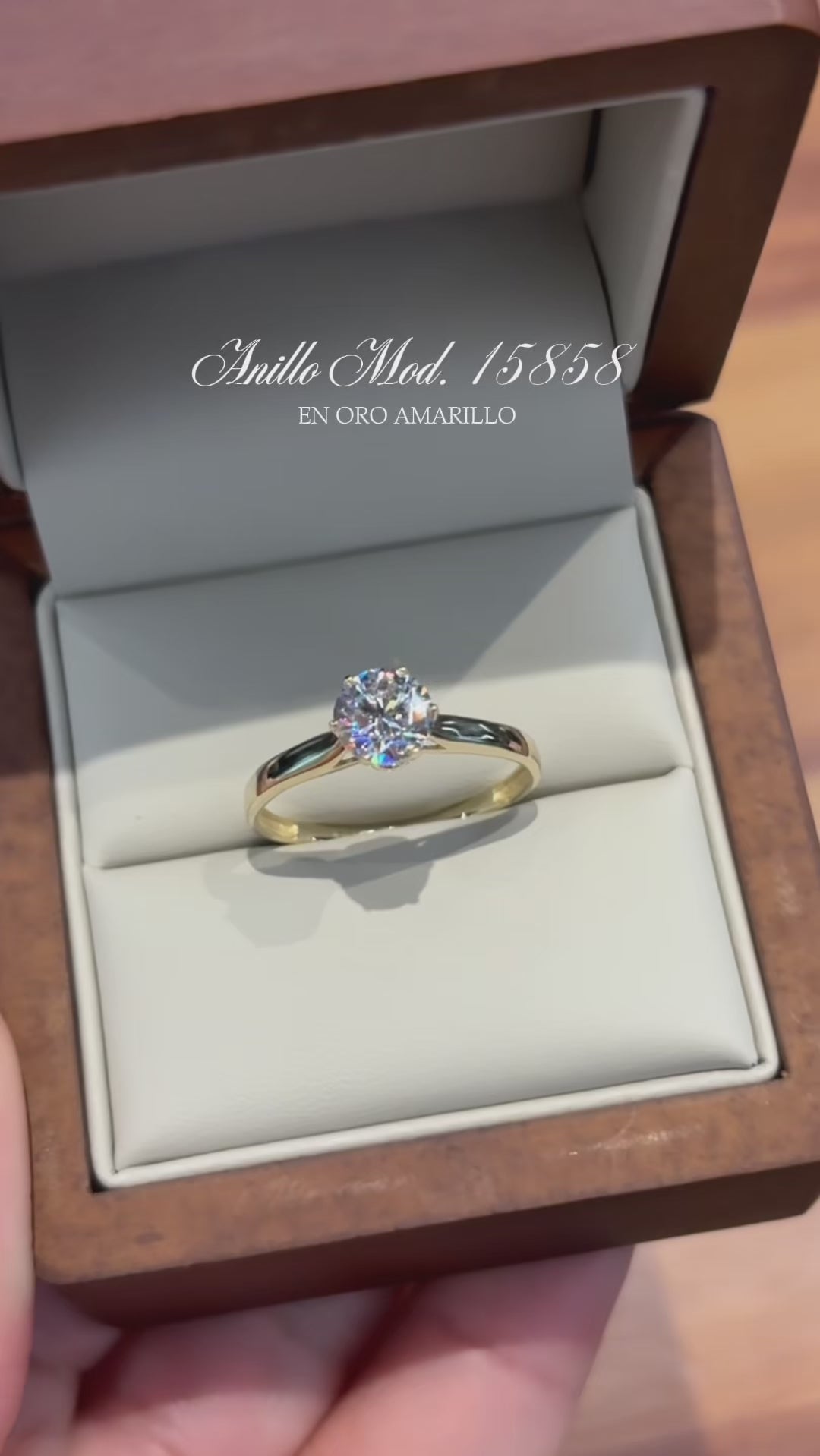 Anillo de compromiso en Oro