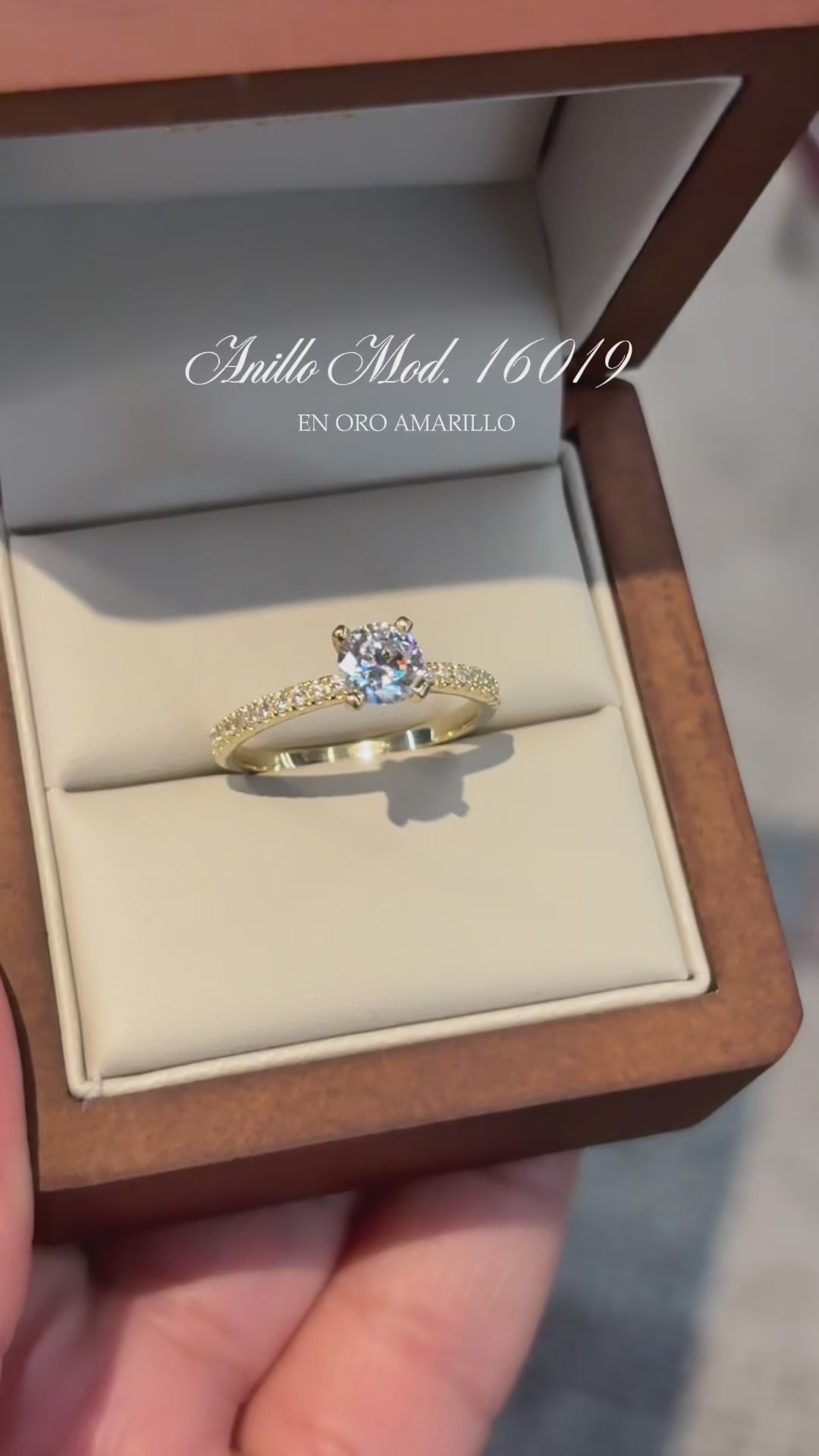 Anillo en Oro Amarillo 14k con Circonias Mod.16019
