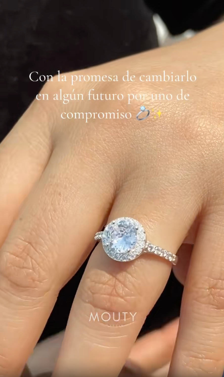 Anillo Adelaide en plata con circonias