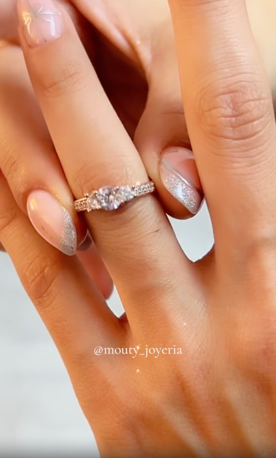 Anillo cielo en plata con circonia blanca