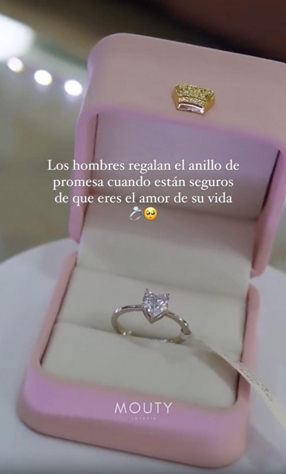 Anillo Zara en plata con circonia blanca