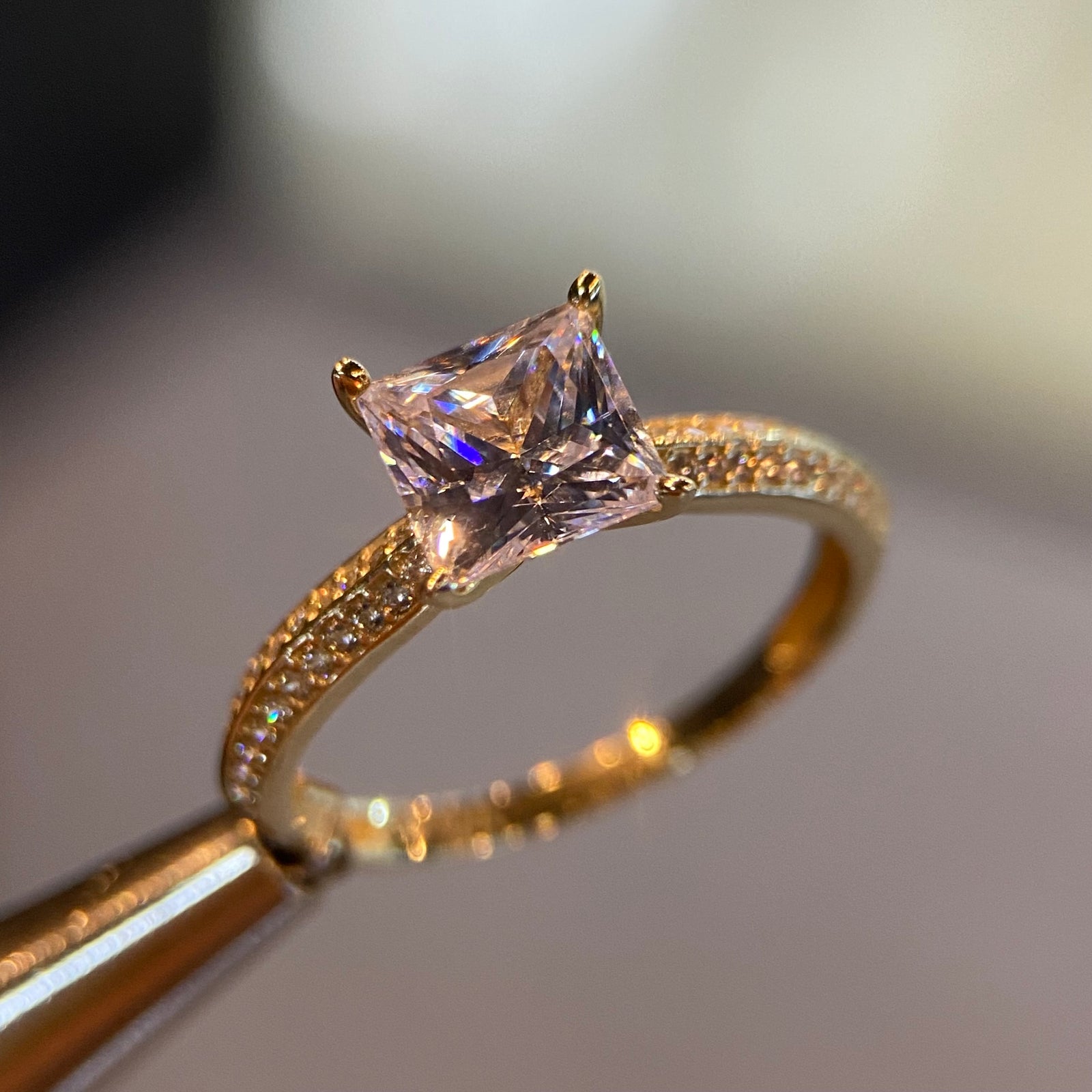 Anillo de compromiso en oro