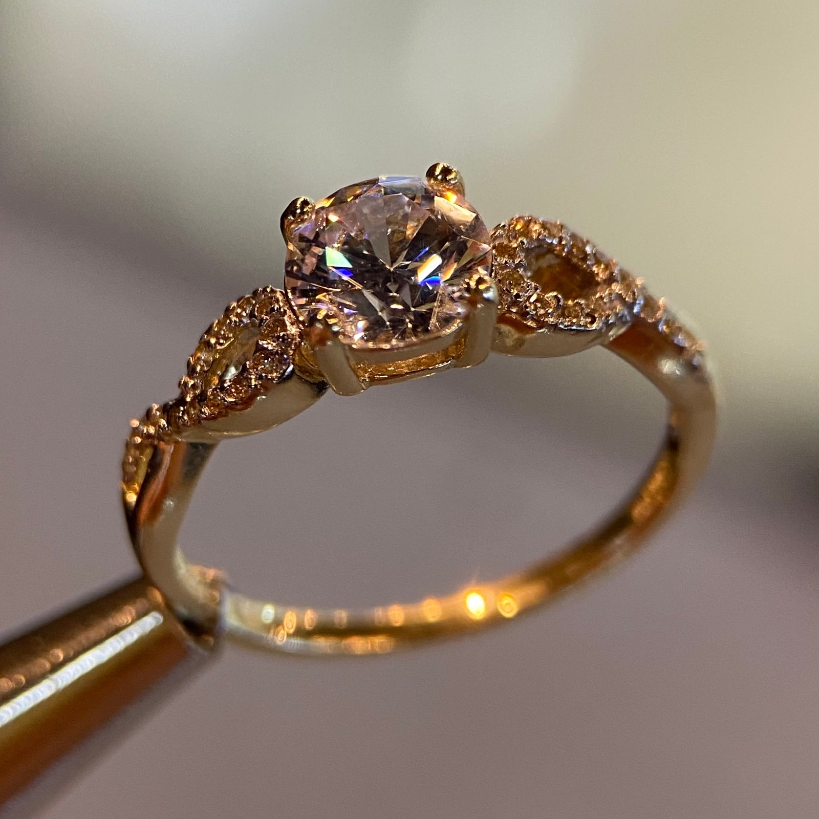 Anillo de compromiso en oro