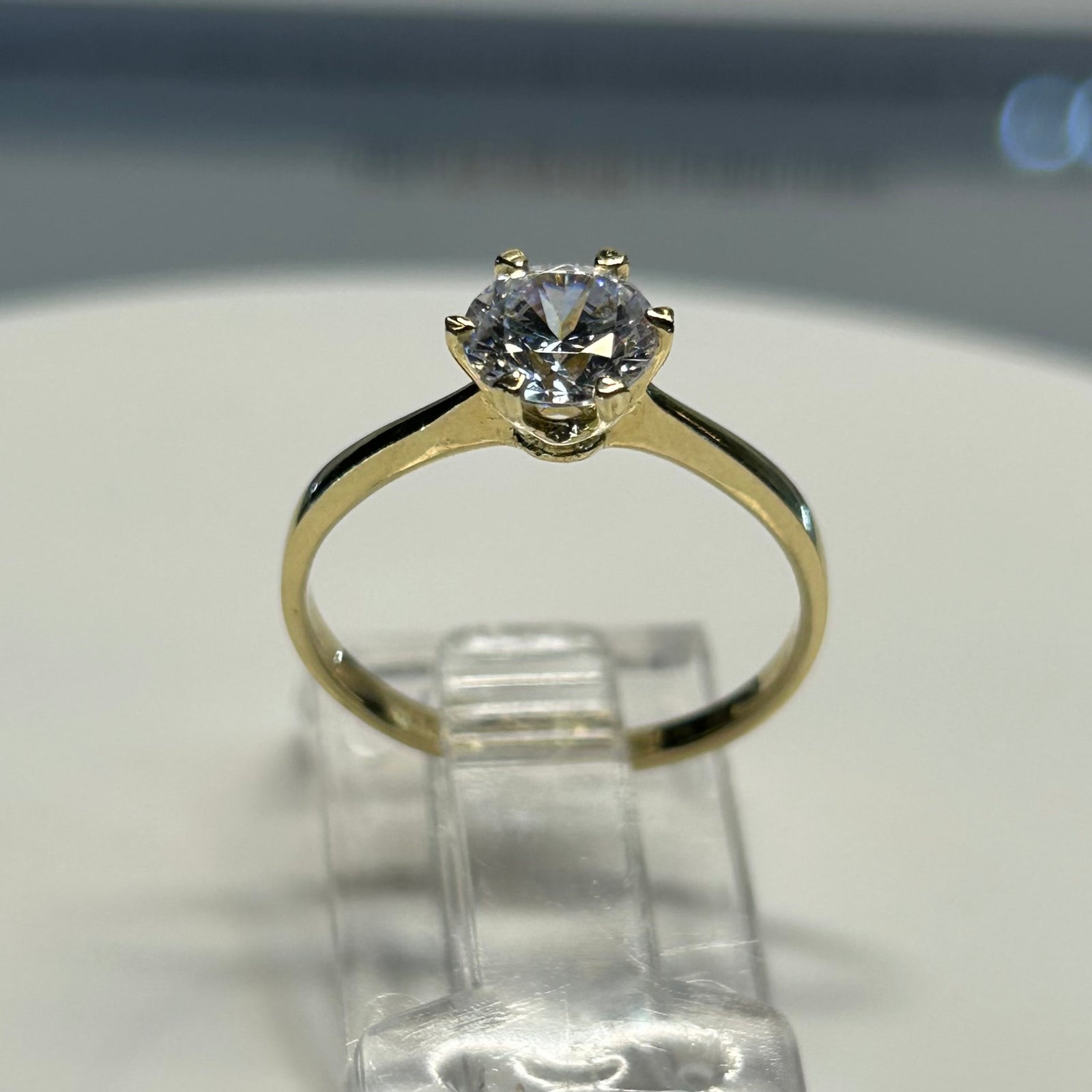 Anillo de compromiso en oro