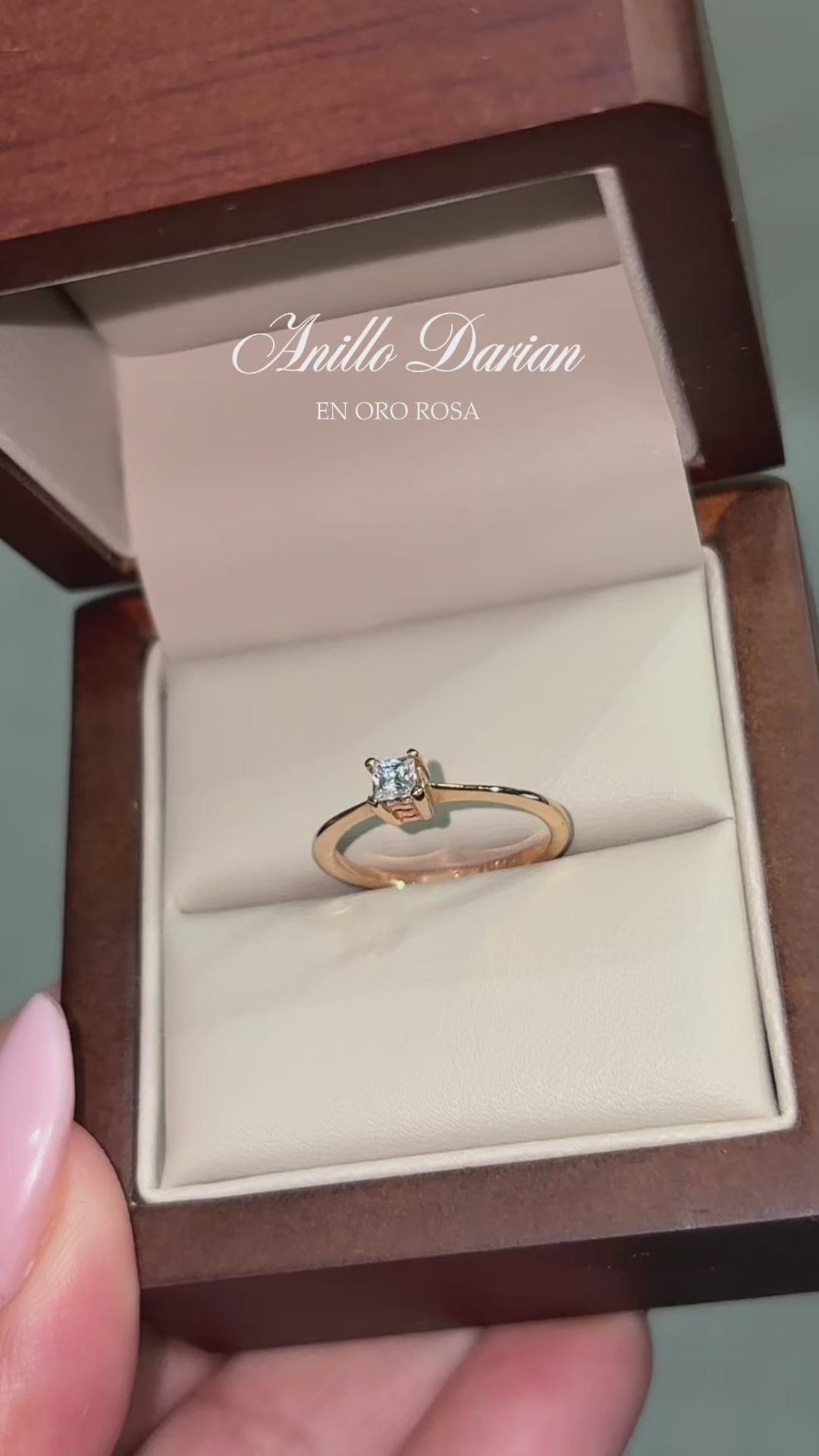 Anillo Darian en oro rosa 10k con circonia