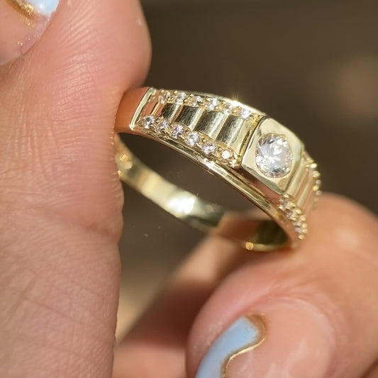 Anillo para Hombre en oro amarillo de 10k con circonias blancas Mod16
