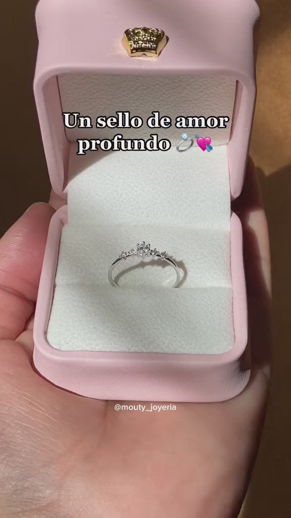 Anillo Ariana en plata con circonias