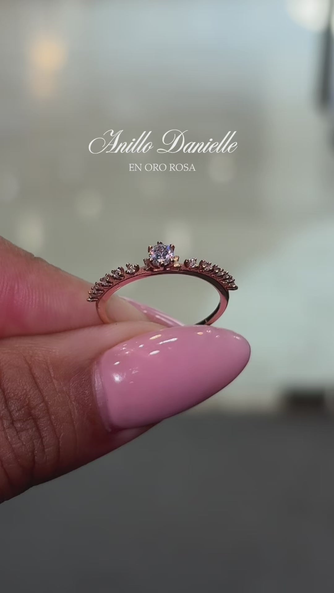 Anillo Danielle en oro rosa de 10k con circonias