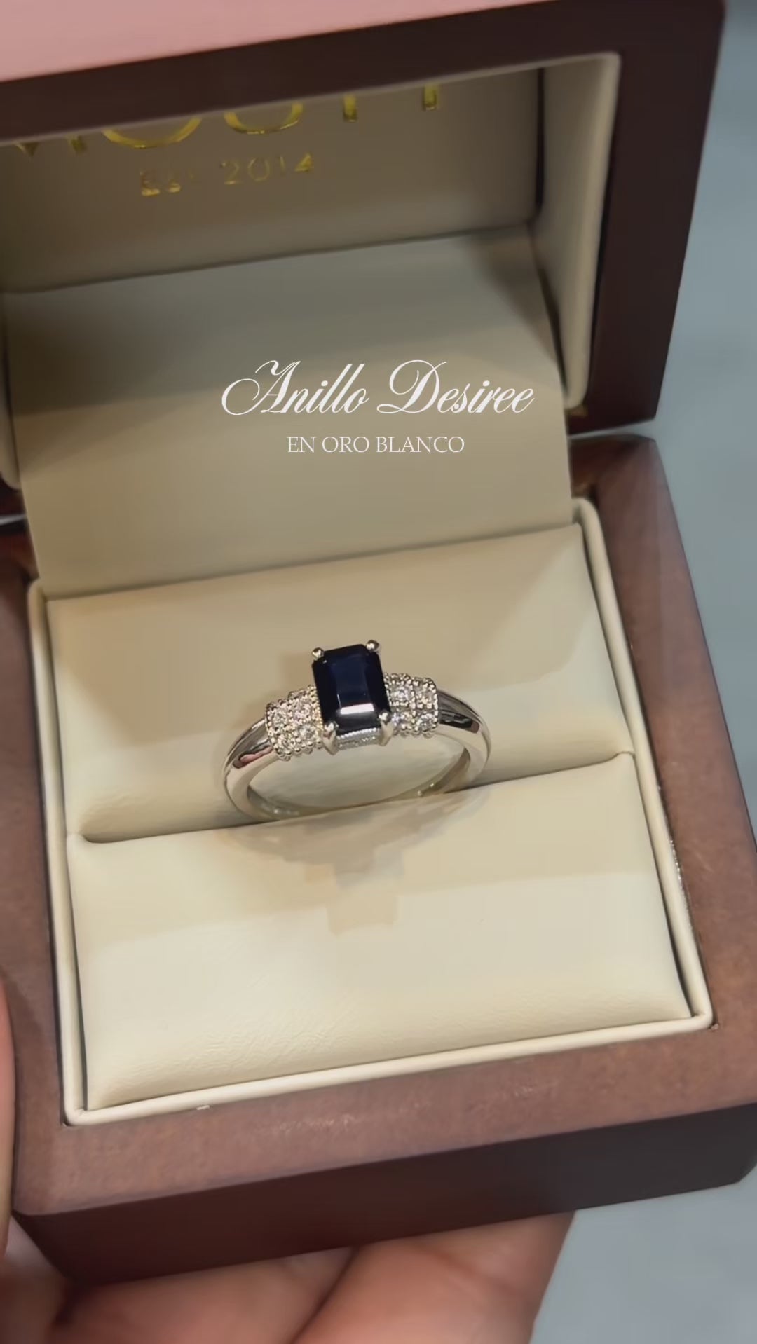Anillo Desiree en Oro Blanco 14k  con Zafiro 0.70 ct