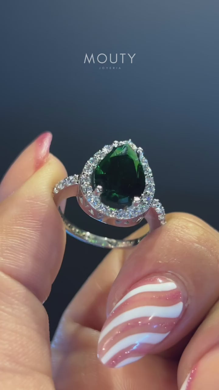 Polet ring in 10k yellow gold with green zirconia inspired by Hurrem 