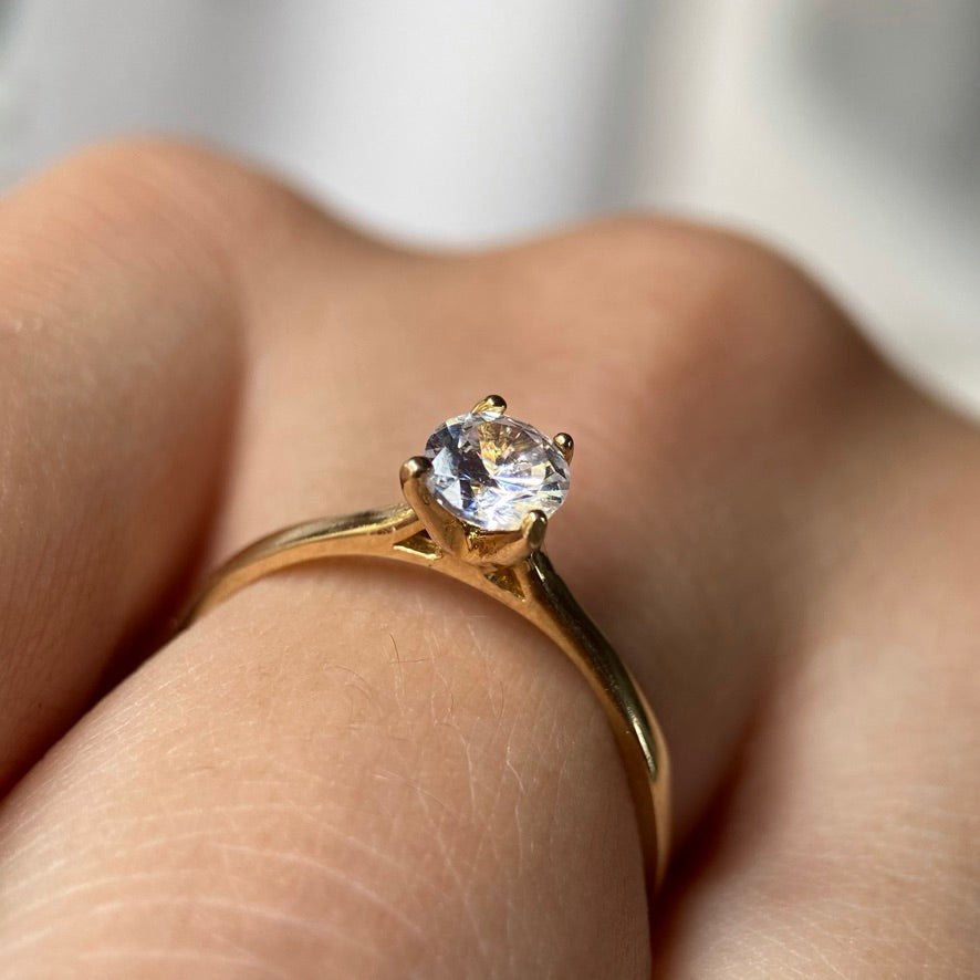 Anillo de compromiso en oro