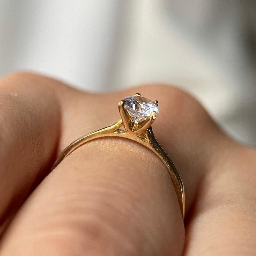 Anillo de compromiso en oro