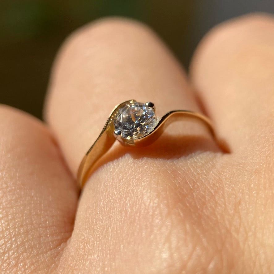 Anillo de compromiso en oro