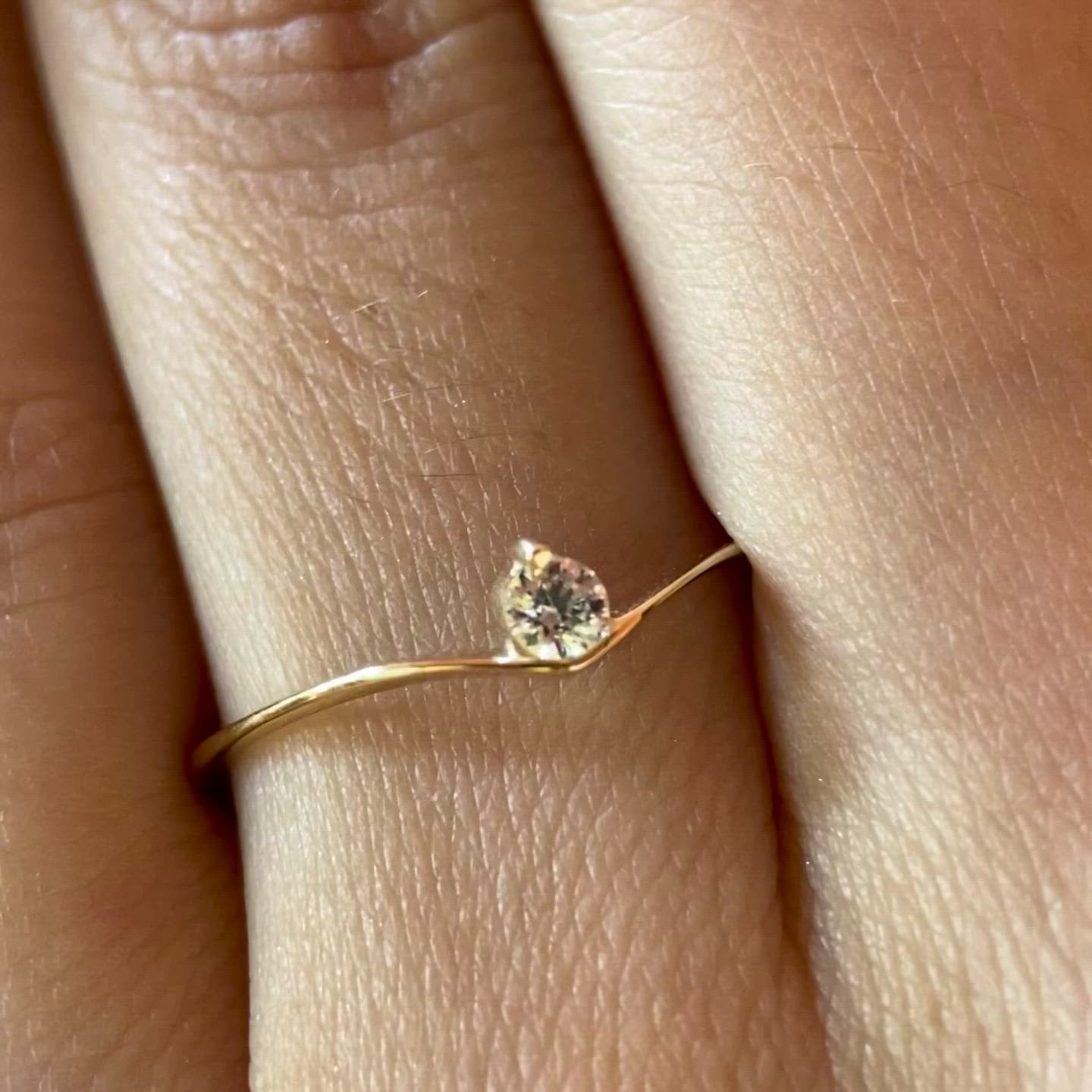 Anillo de compromiso en oro