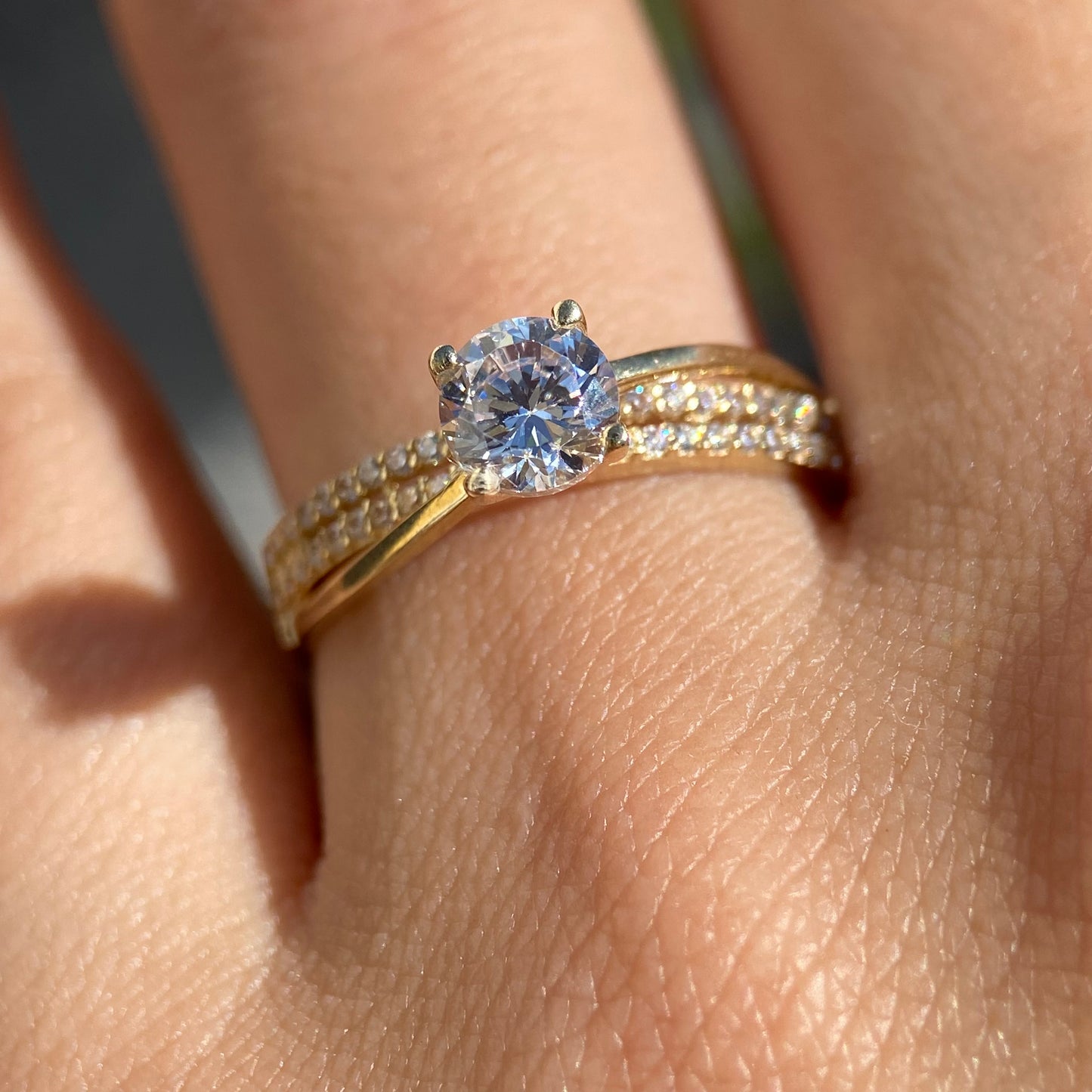 Anillo de compromiso en oro
