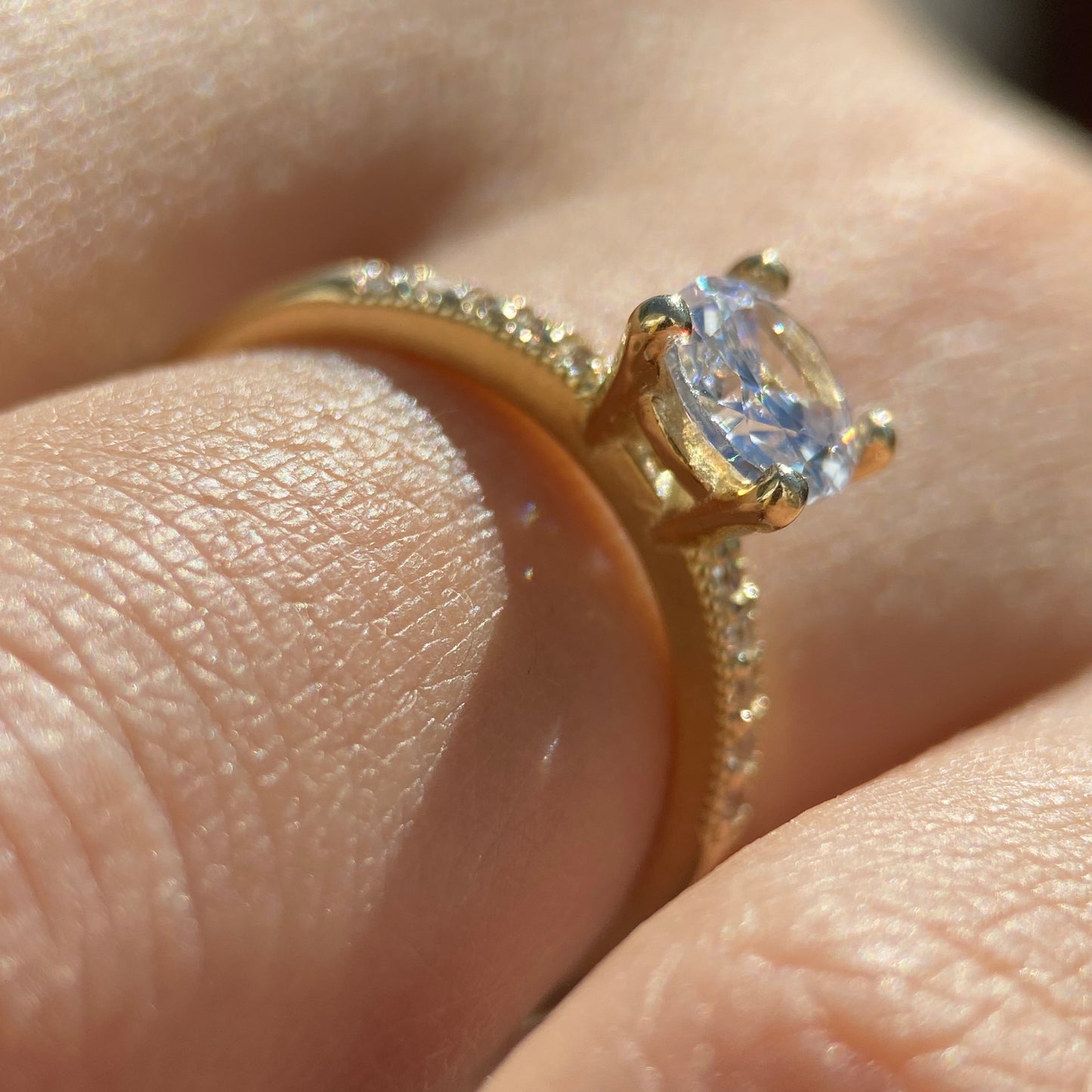 Anillo de compromiso en oro