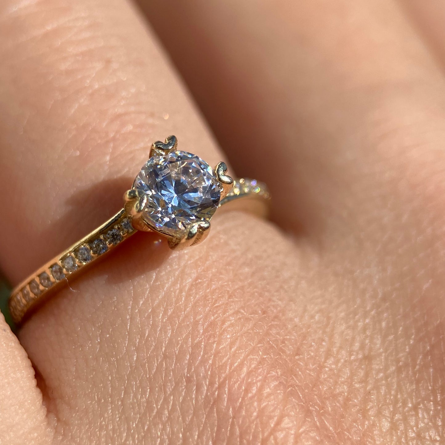 Anillo de compromiso en oro