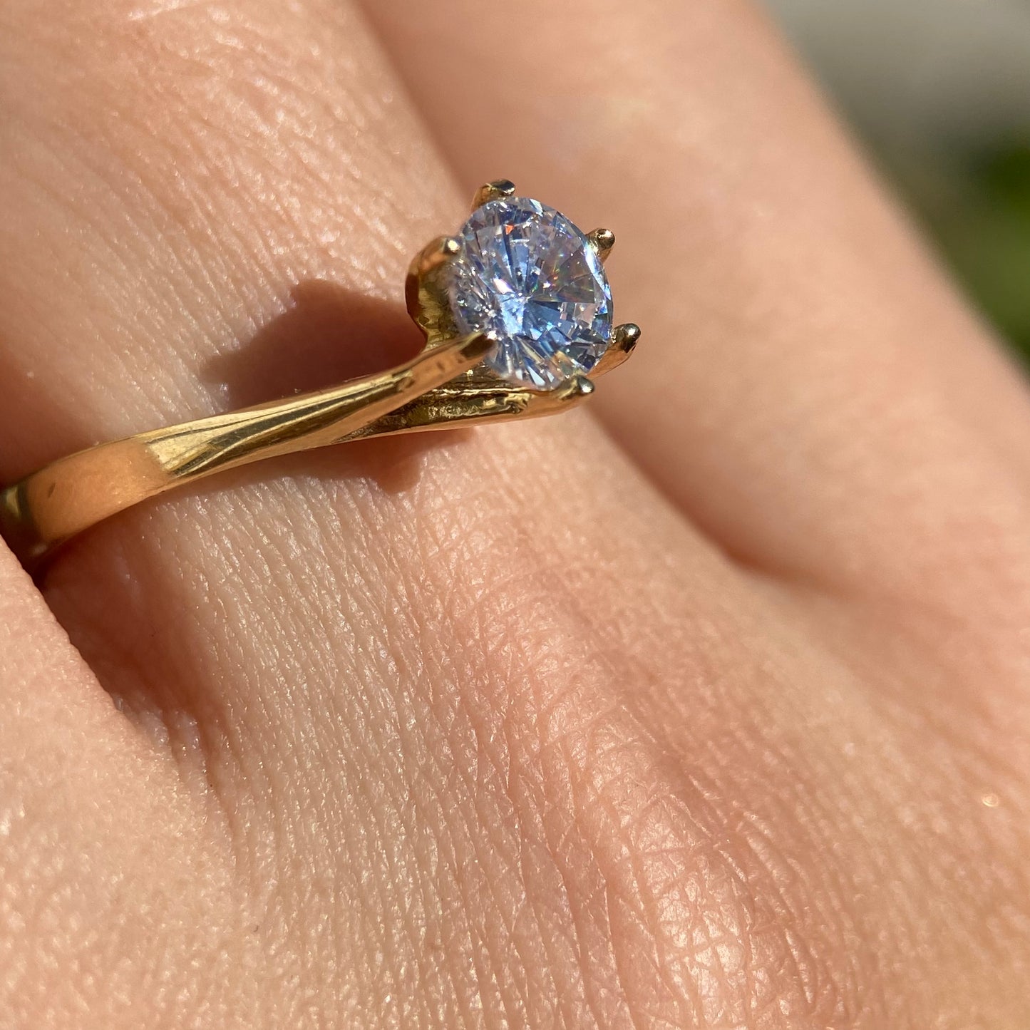 Anillo de compromiso en oro