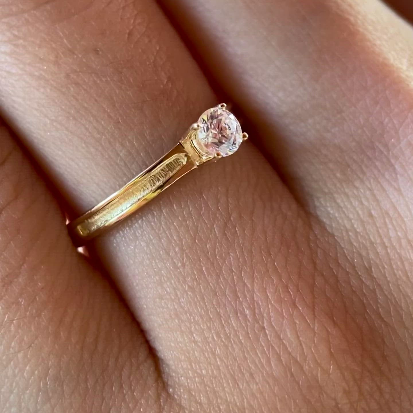 Anillo de compromiso en oro