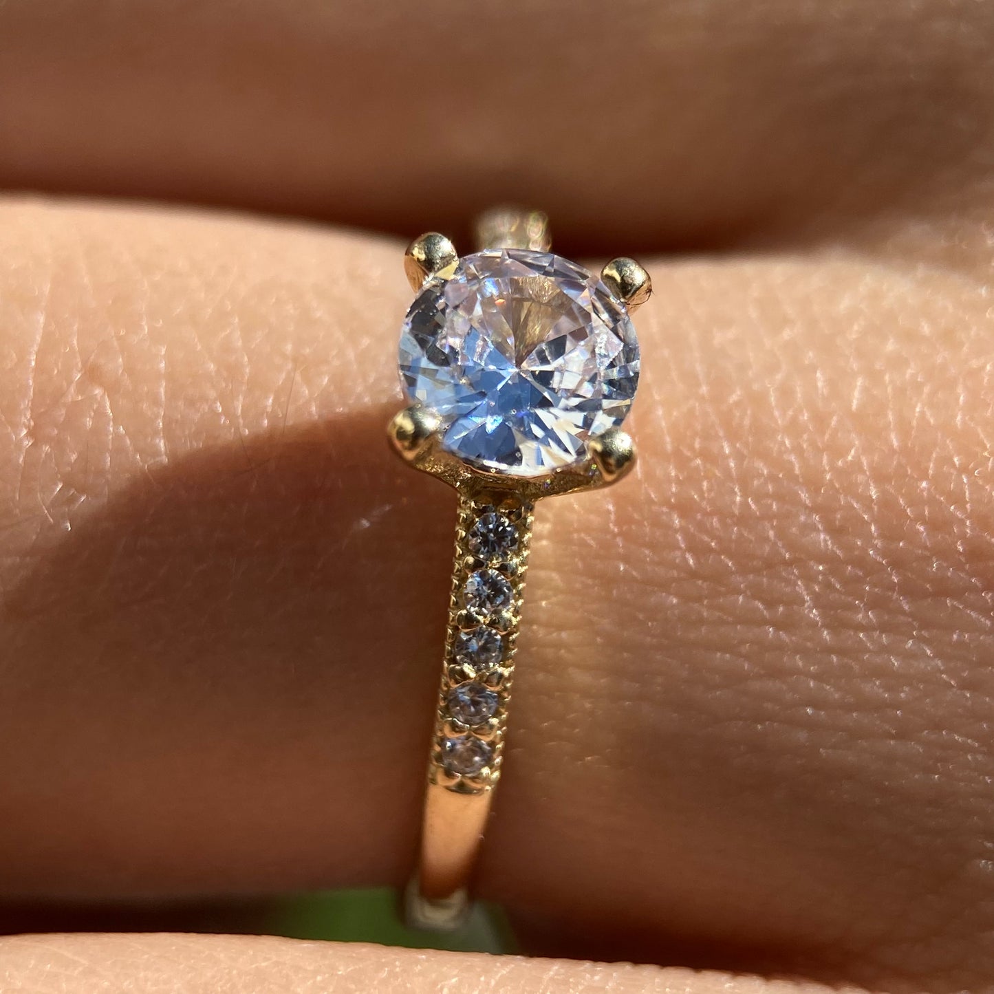 Anillo de compromiso en oro