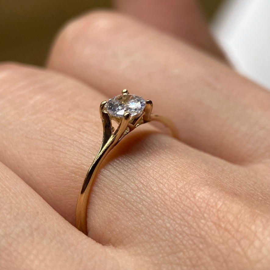 Anillo de compromiso en oro