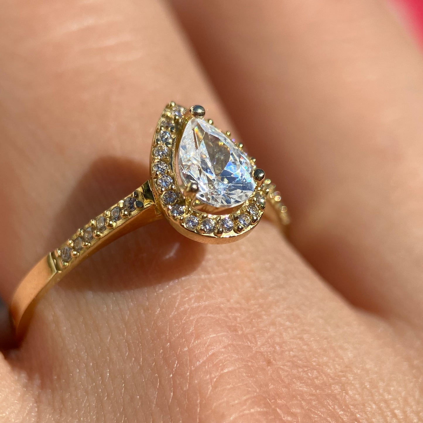 Anillo de compromiso en oro