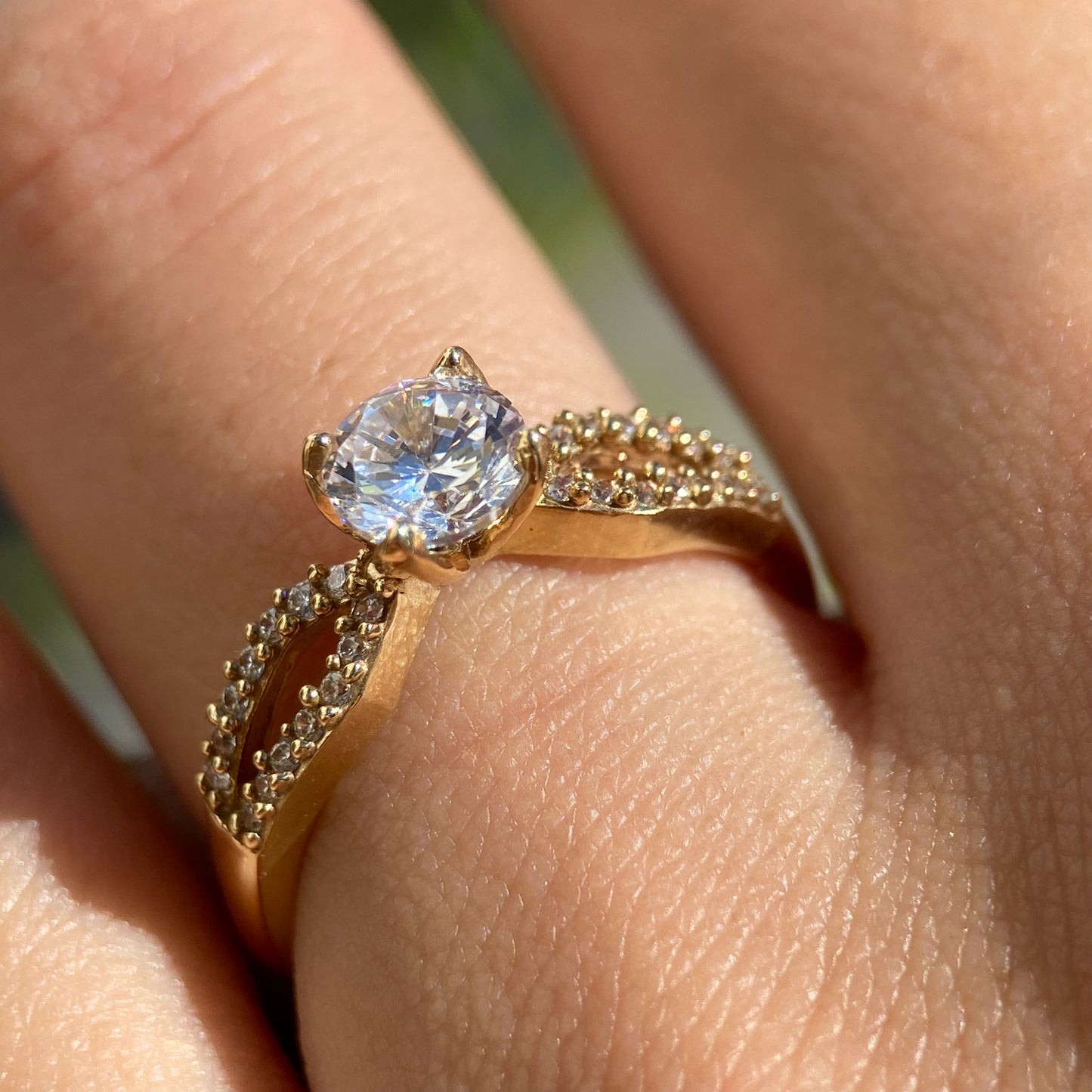Anillo de compromiso en oro