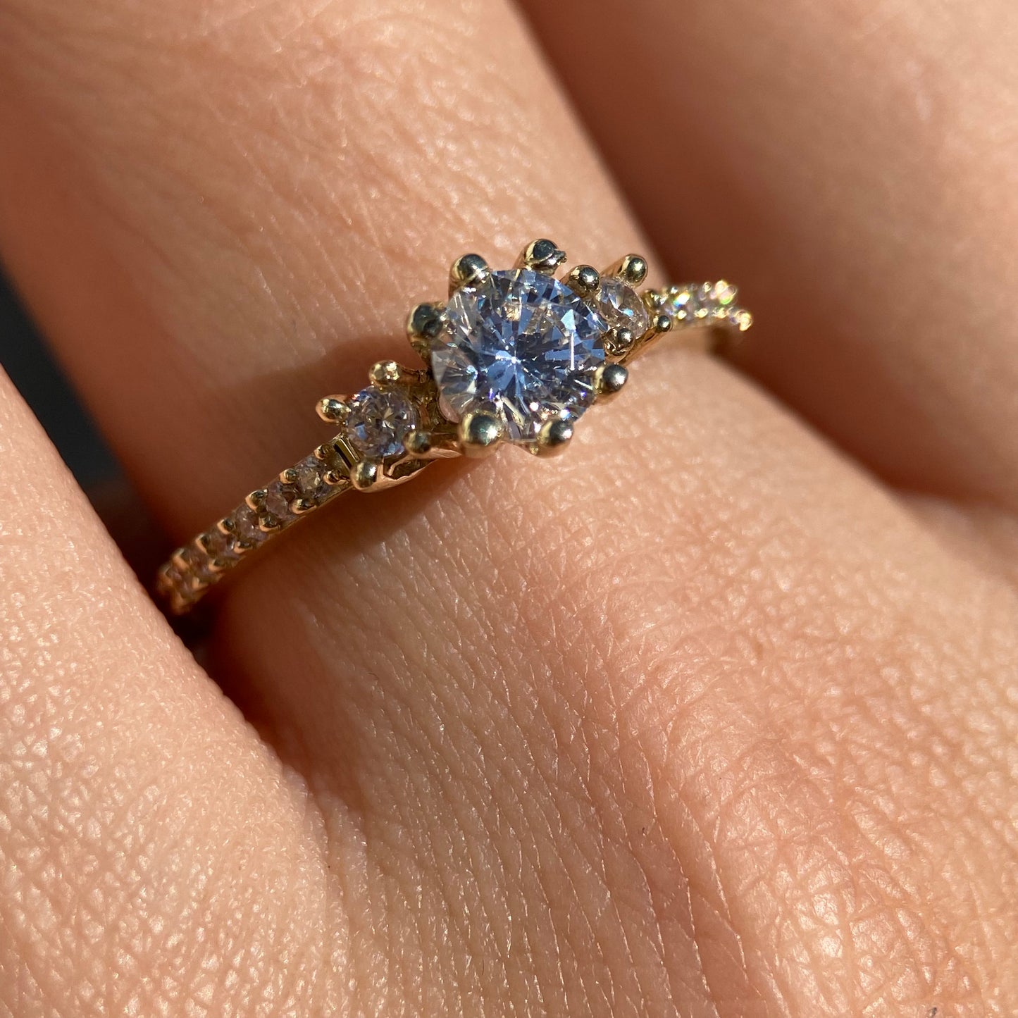 Anillo de compromiso en oro