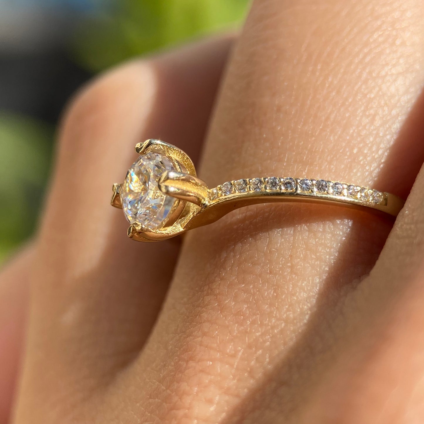 Anillo de compromiso en oro