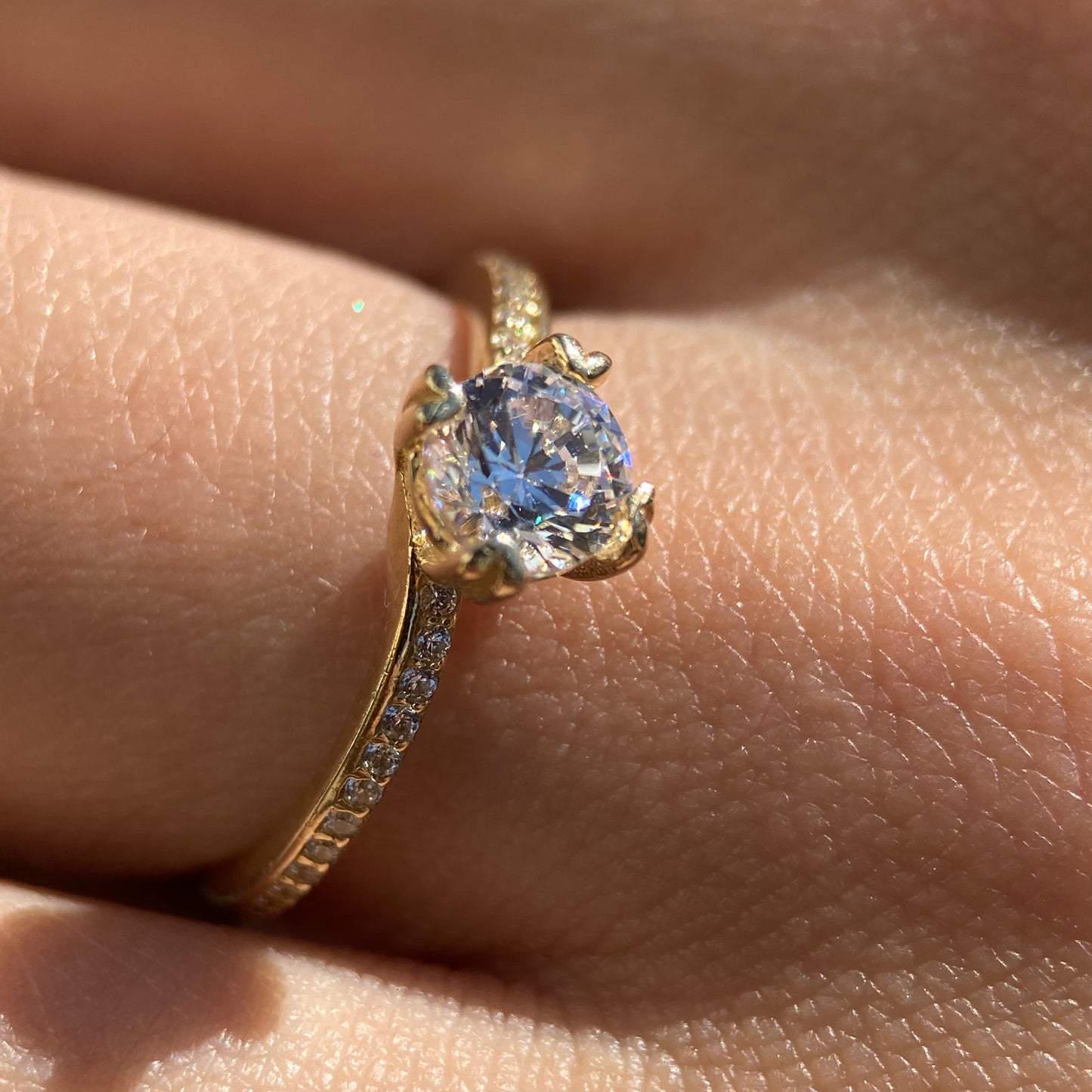Anillo de compromiso en oro