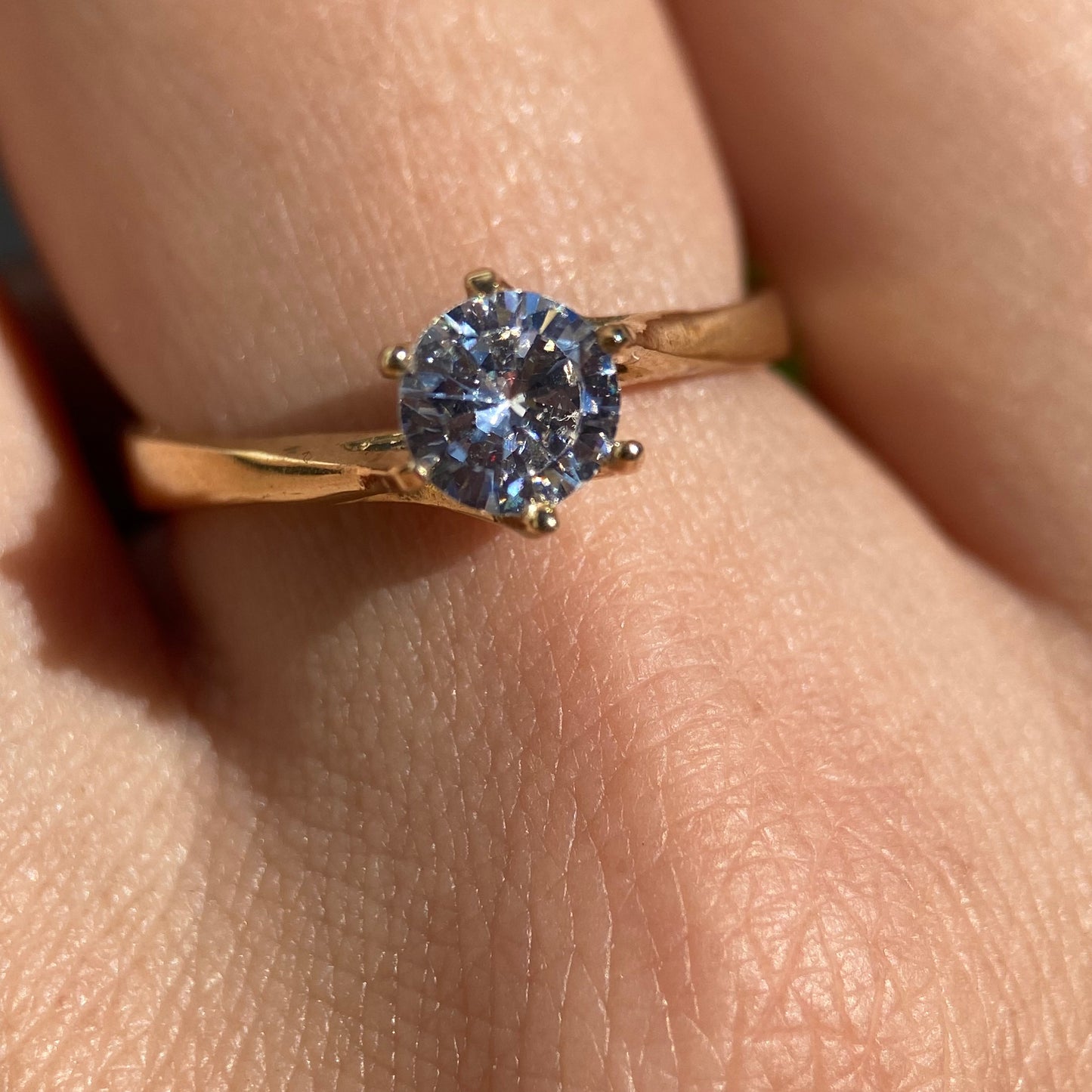 Anillo de compromiso en oro