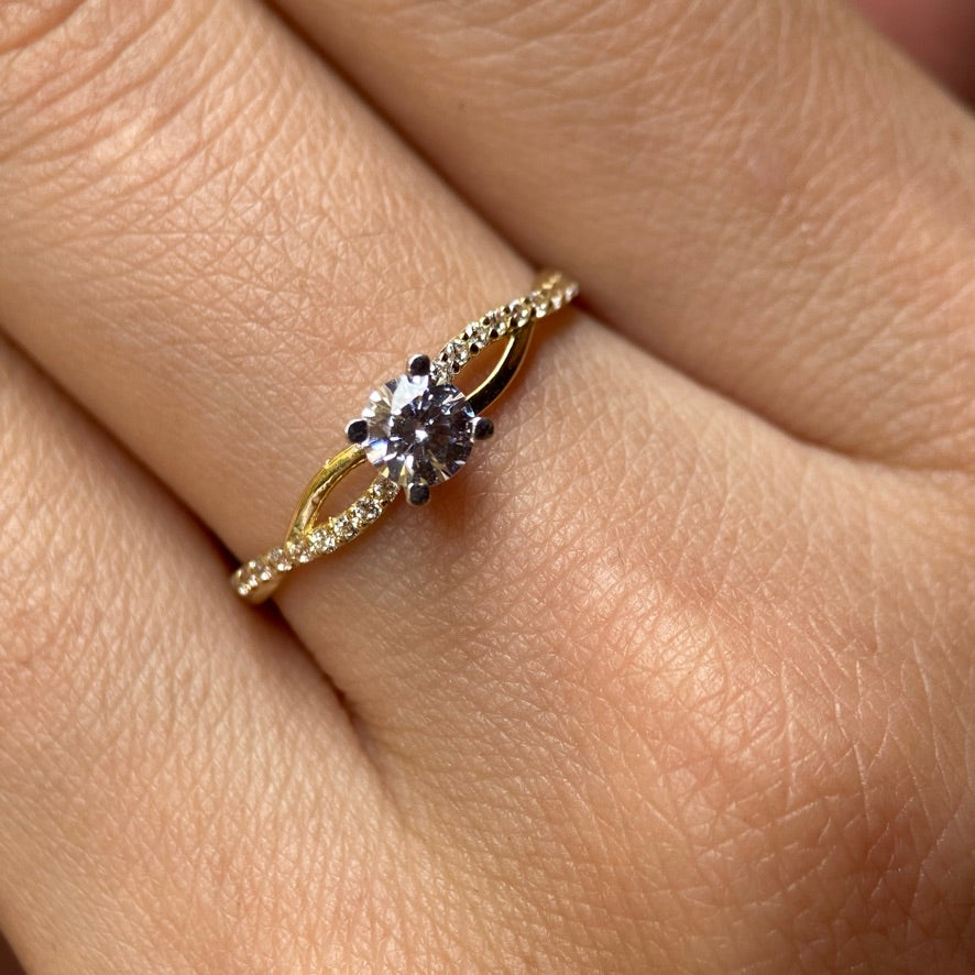 Anillo de compromiso en oro