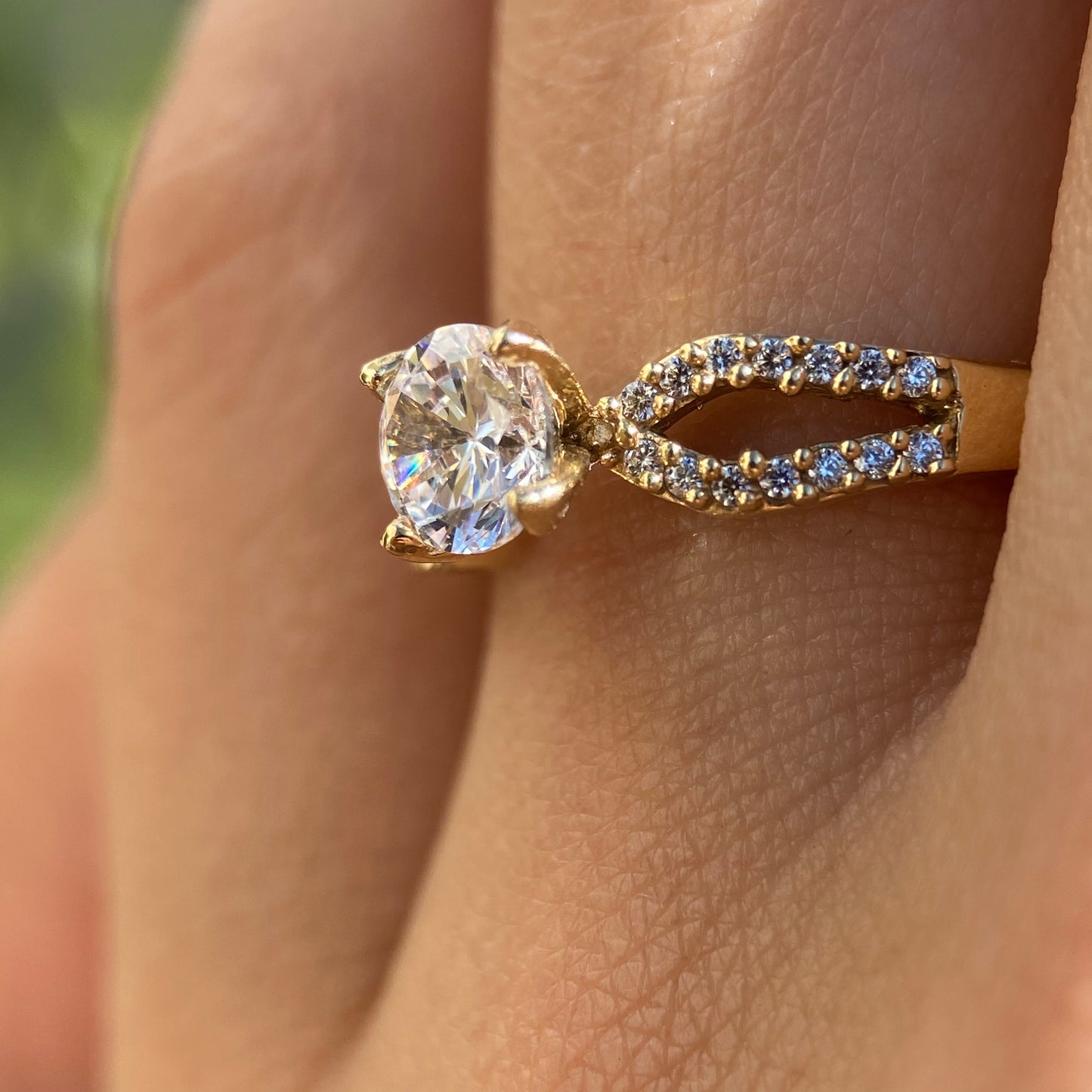 Anillo de compromiso en oro