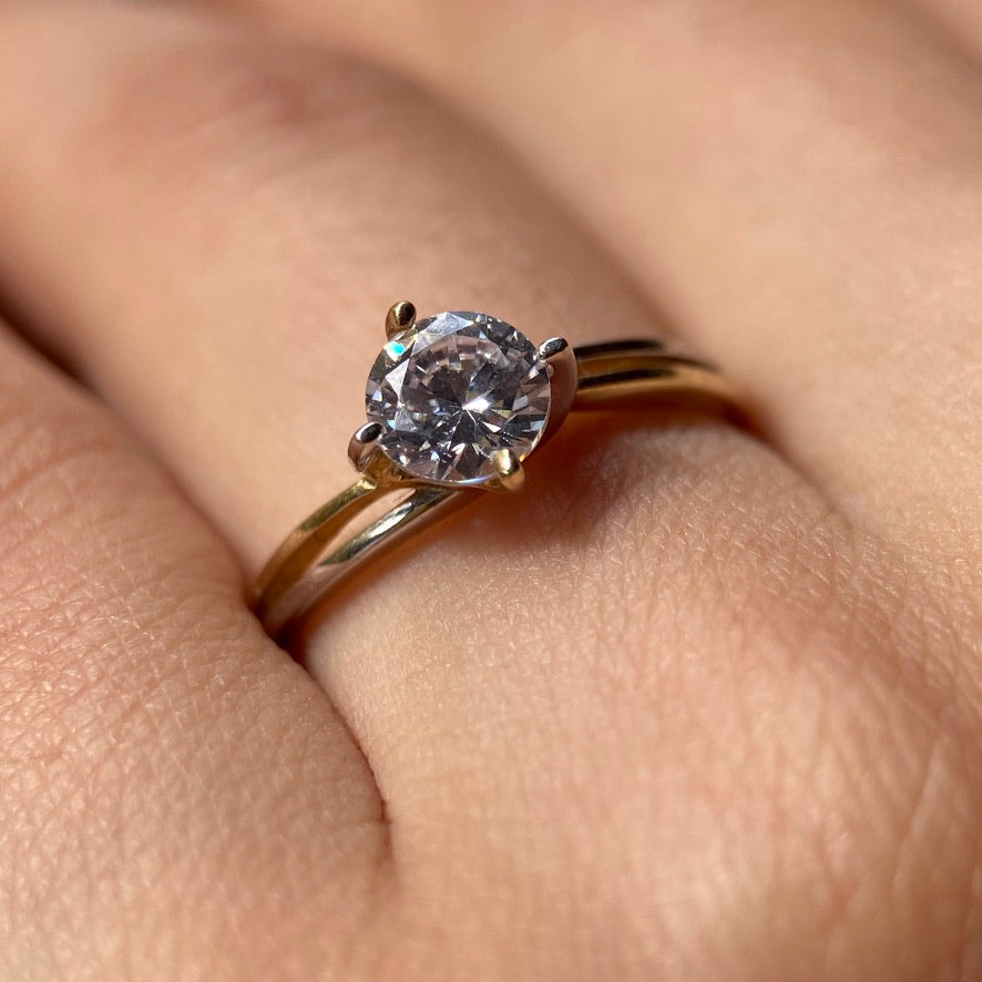 Anillo de compromiso en oro
