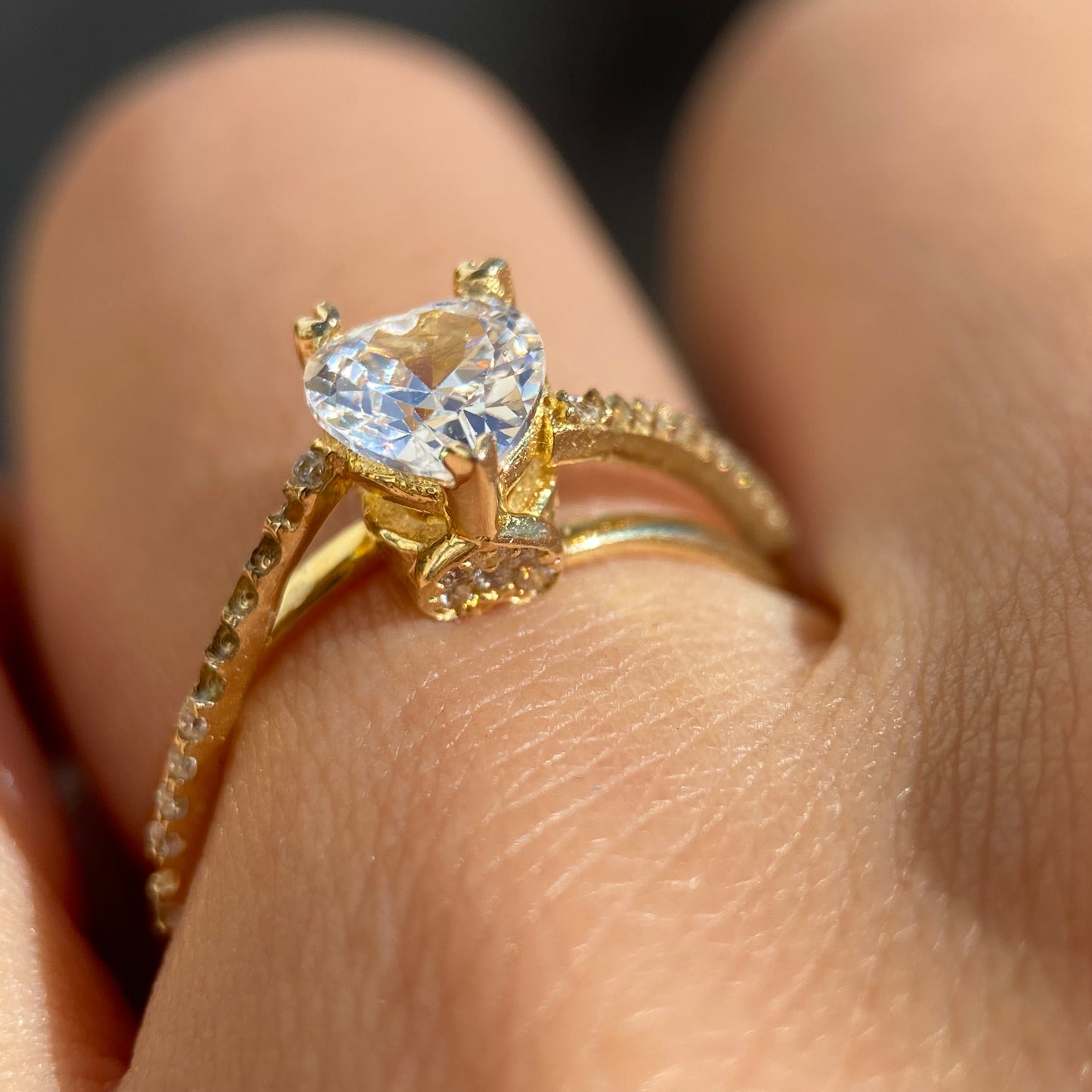 Anillo de compromiso en oro