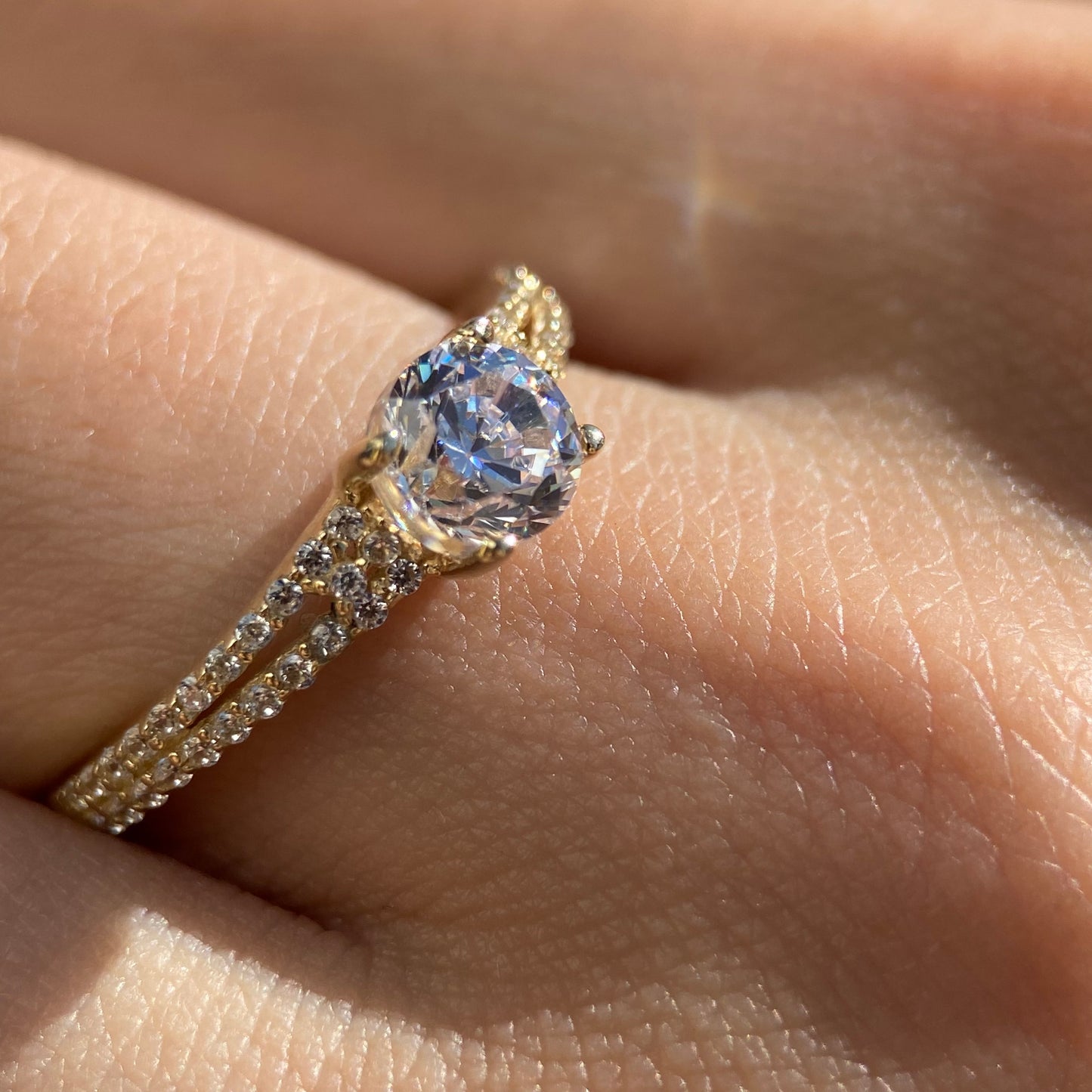 Anillo de compromiso en oro