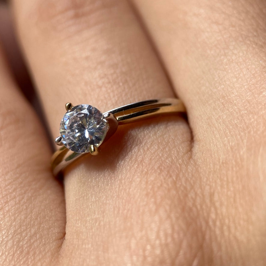 Anillo de compromiso en oro