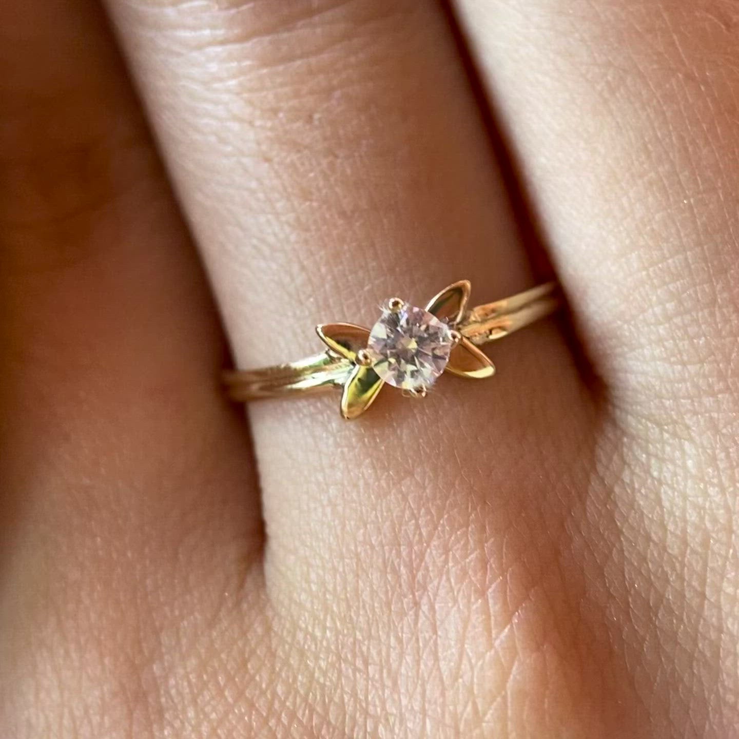 Anillo de compromiso en oro