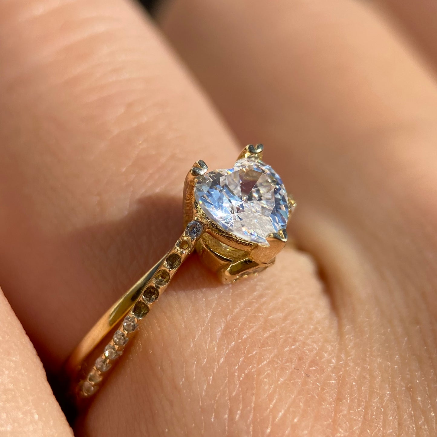 Anillo de compromiso en oro