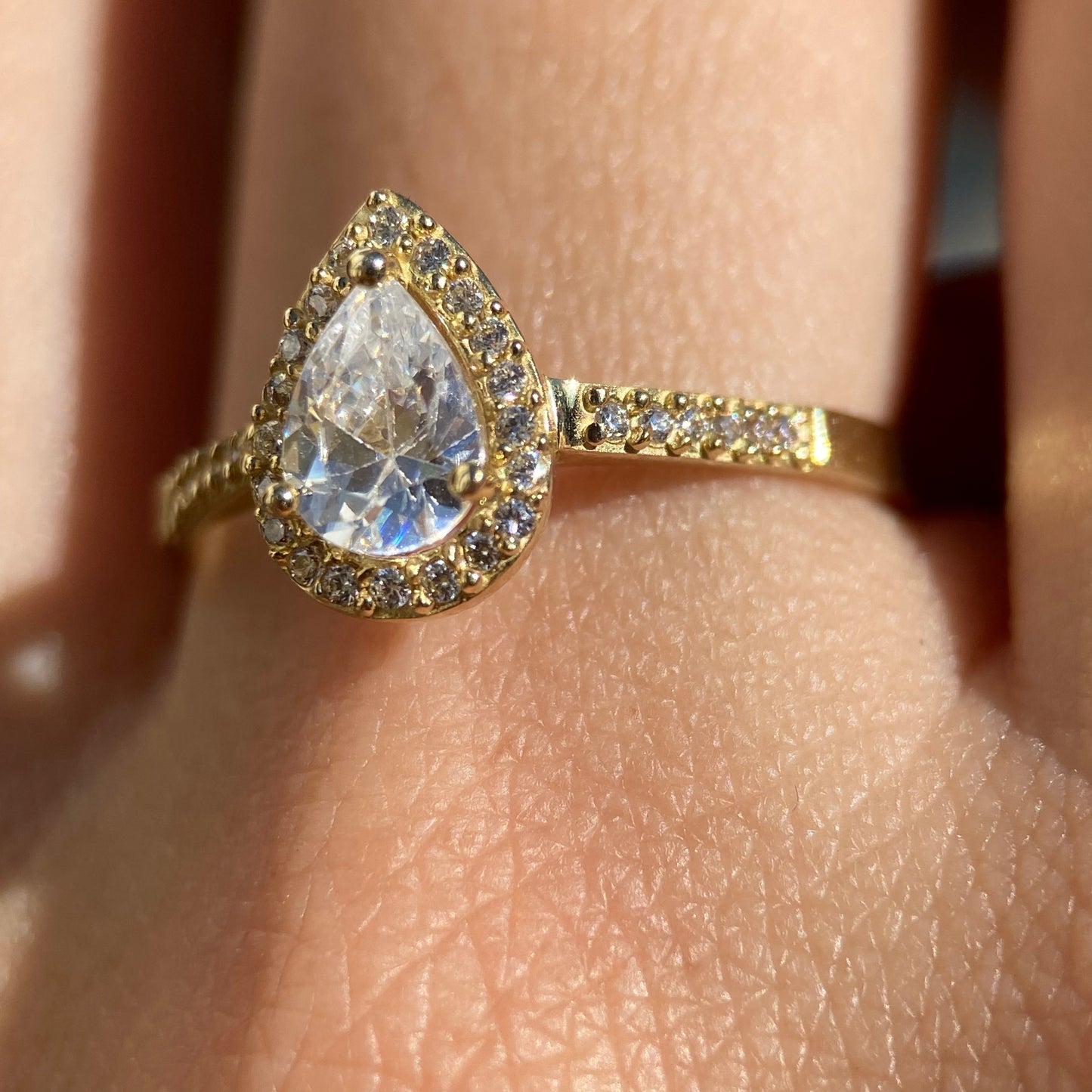 Anillo de compromiso en oro